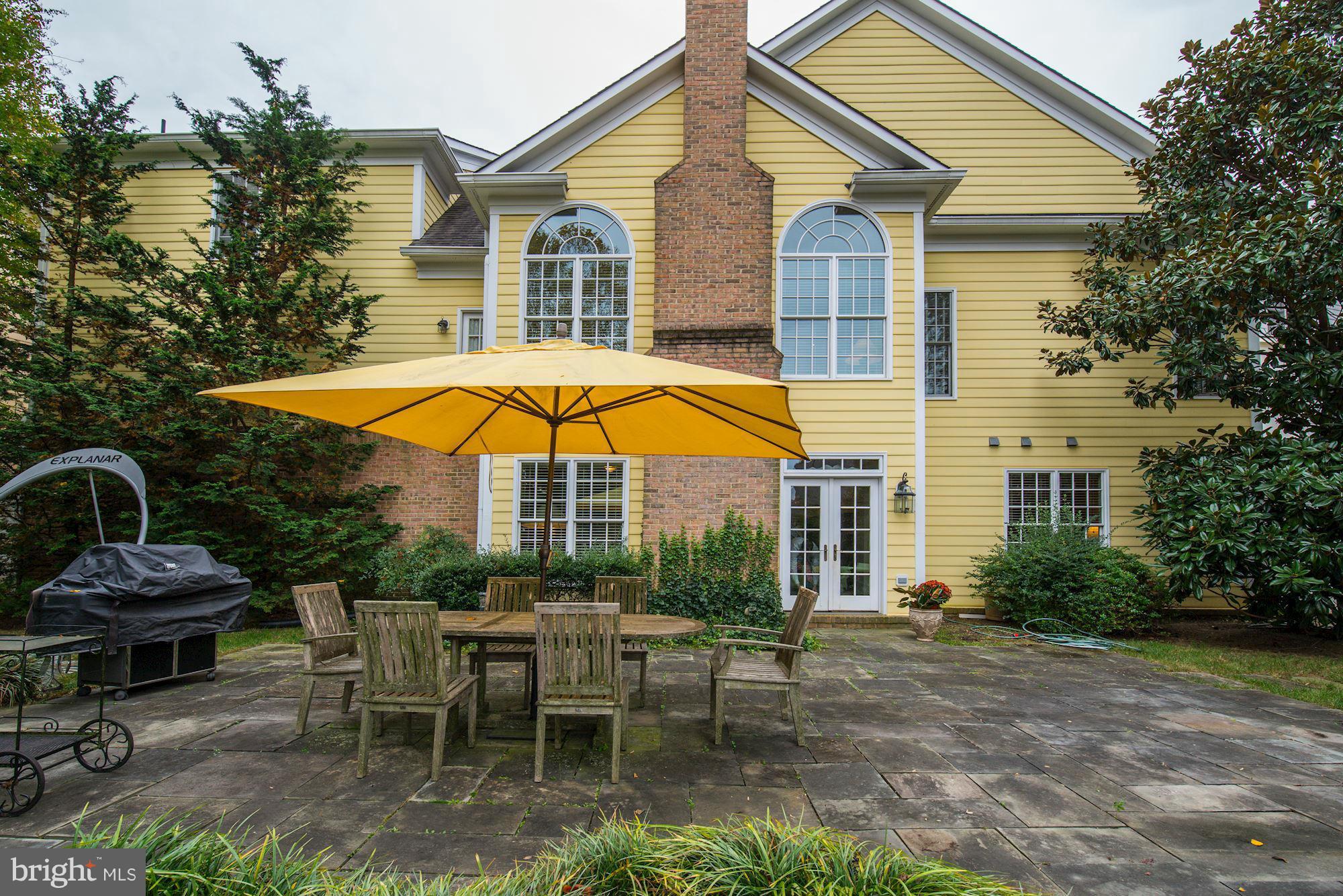 CHEVY CHASE COMMONS - Residential