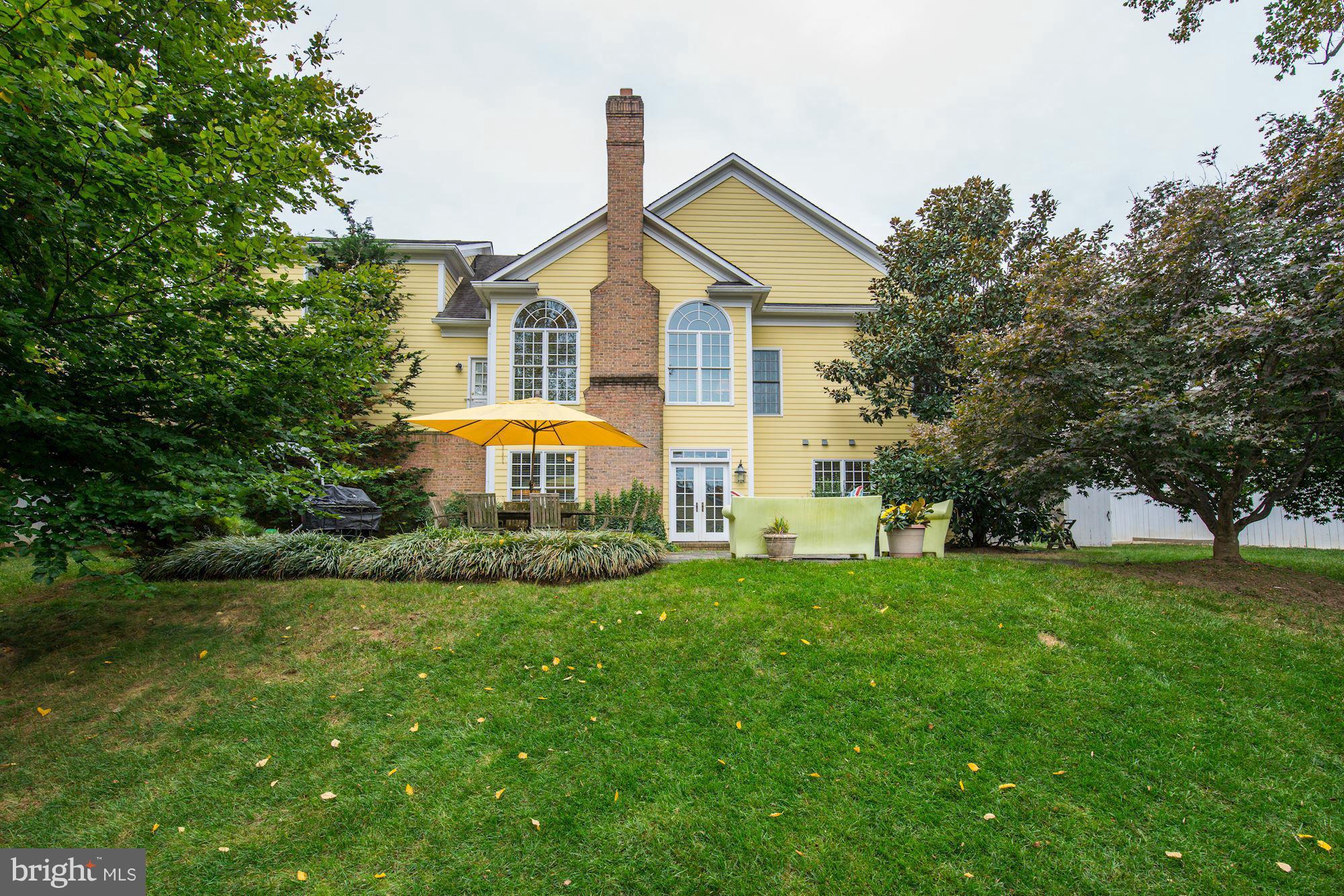 CHEVY CHASE COMMONS - Residential