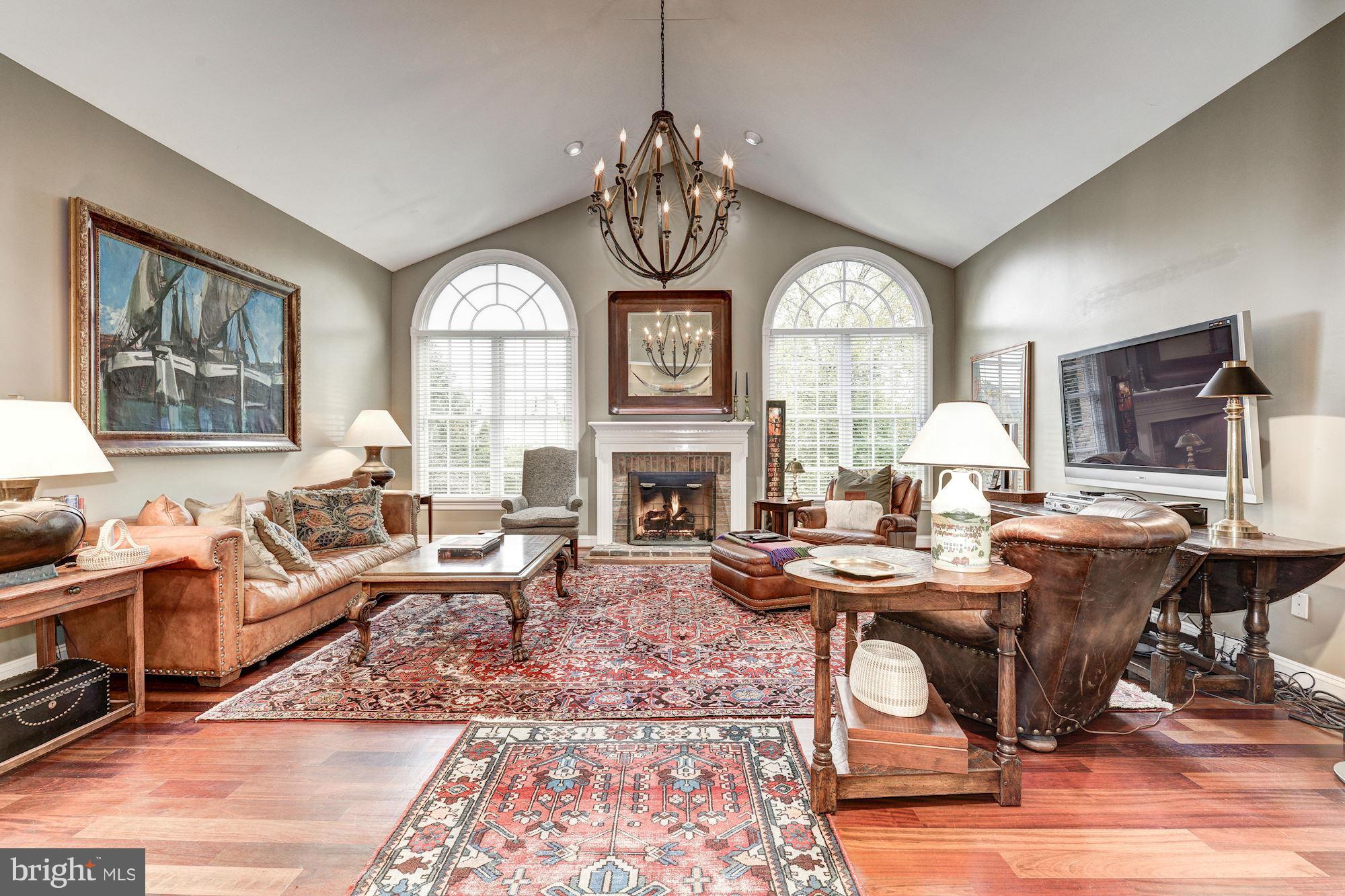 CHEVY CHASE COMMONS - Residential