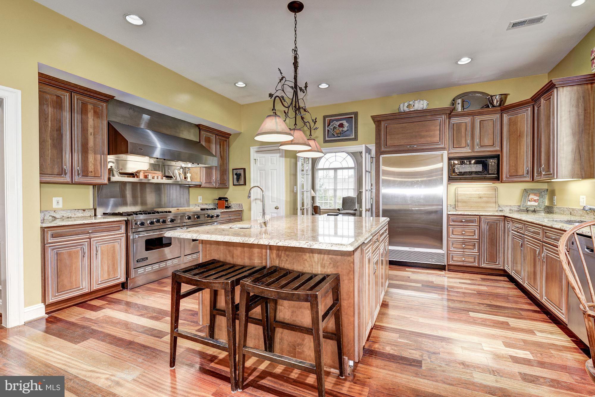 CHEVY CHASE COMMONS - Residential