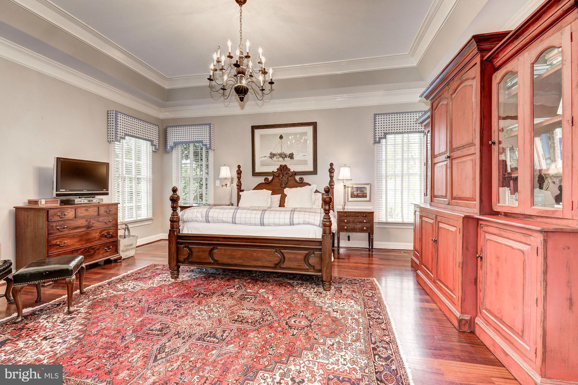 CHEVY CHASE COMMONS - Residential