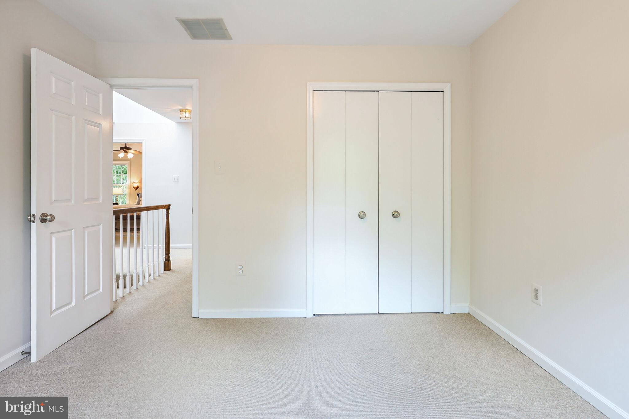 MC LEAN COMMONS - Residential