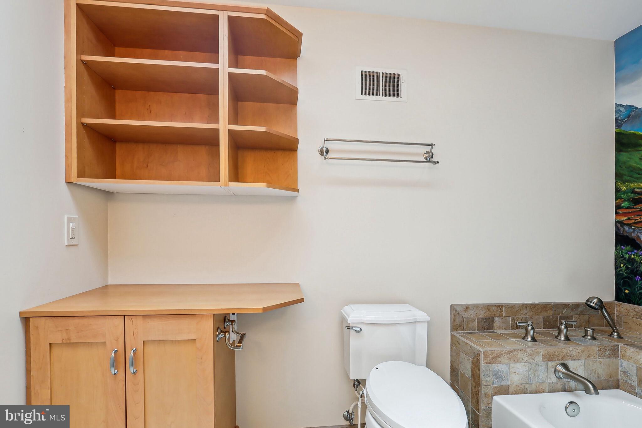 MC LEAN COMMONS - Residential