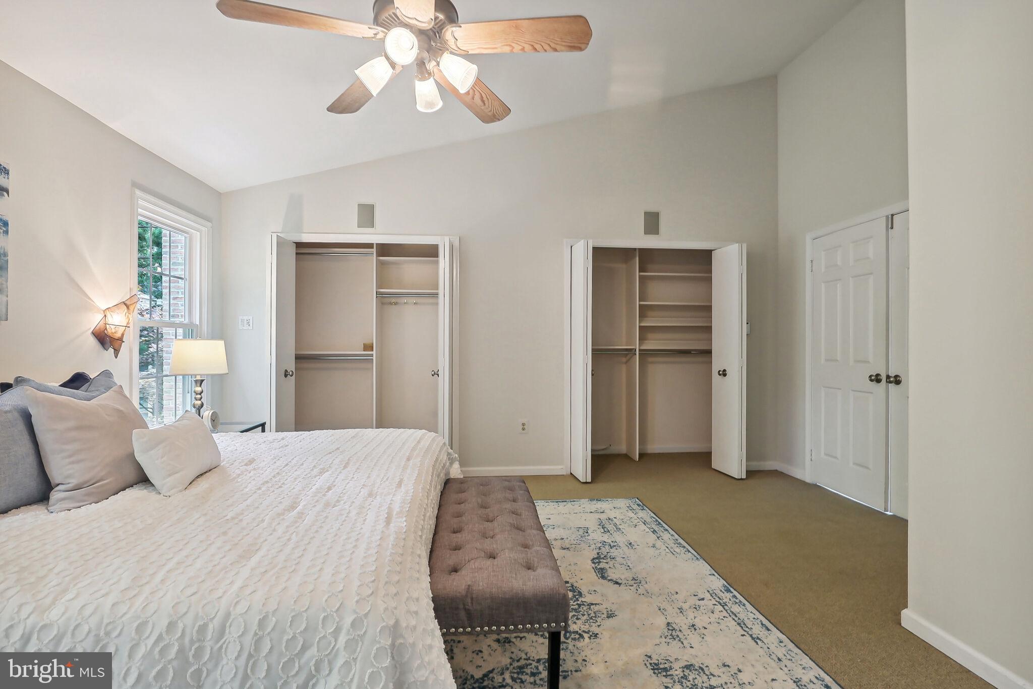 MC LEAN COMMONS - Residential