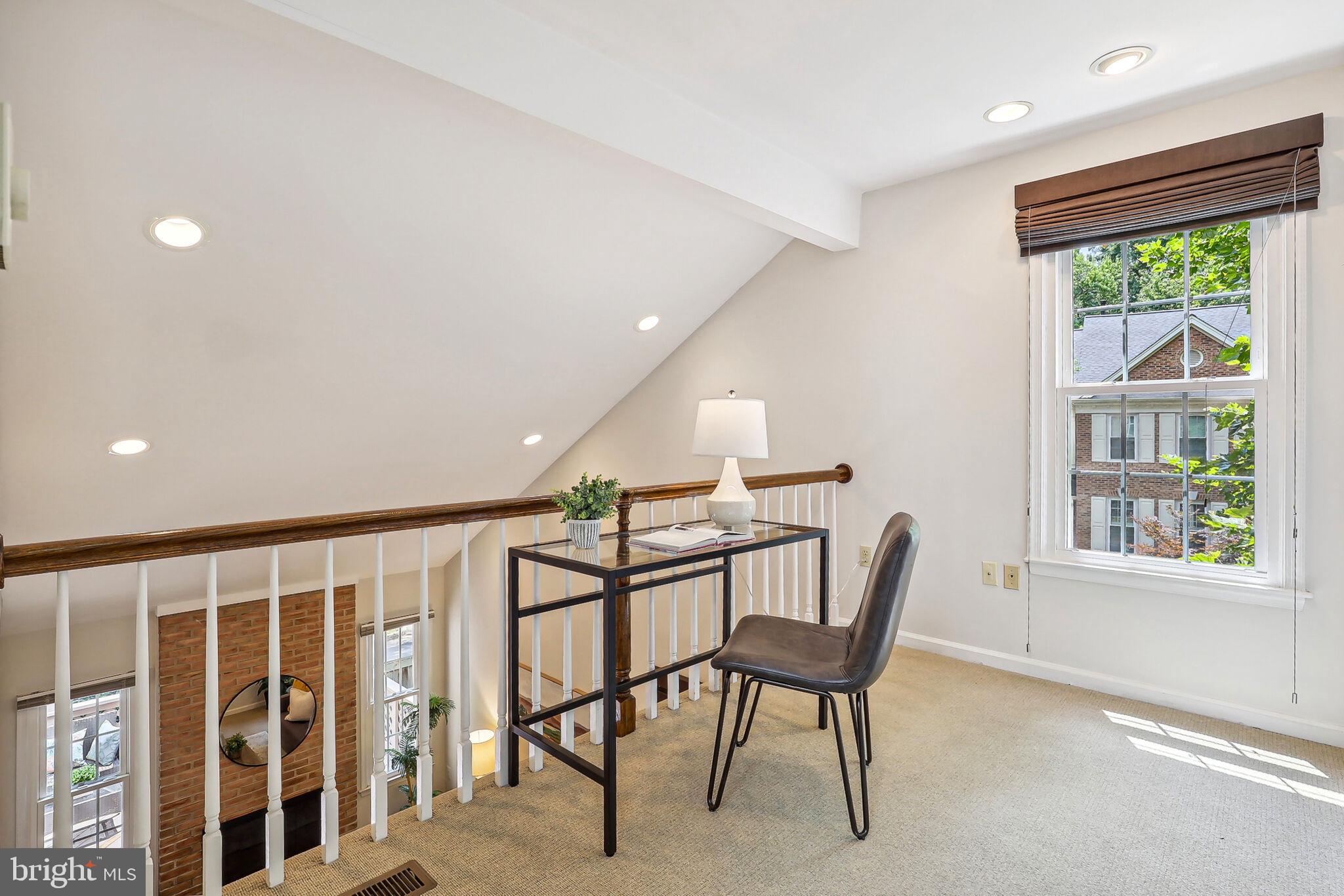 MC LEAN COMMONS - Residential