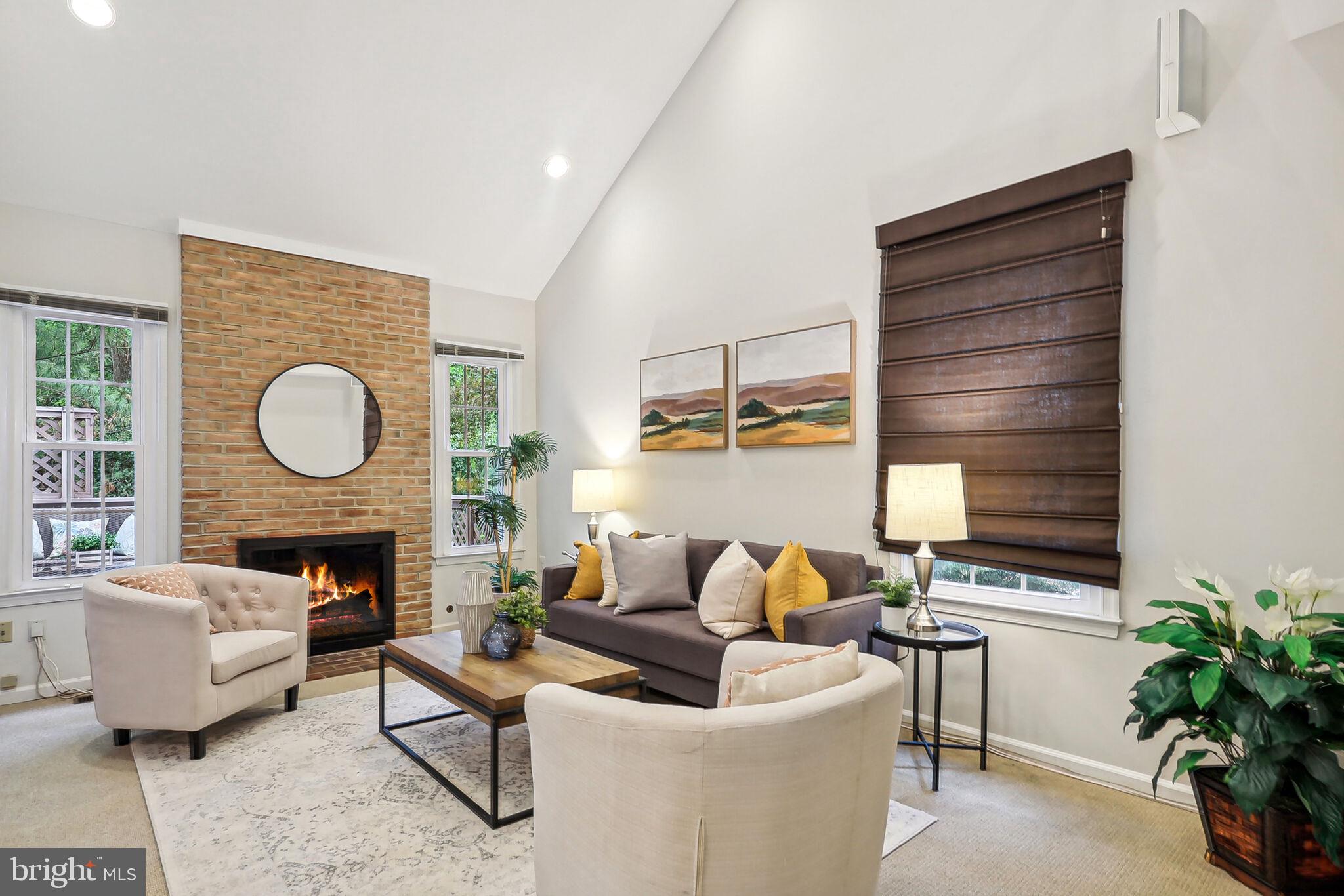 MC LEAN COMMONS - Residential