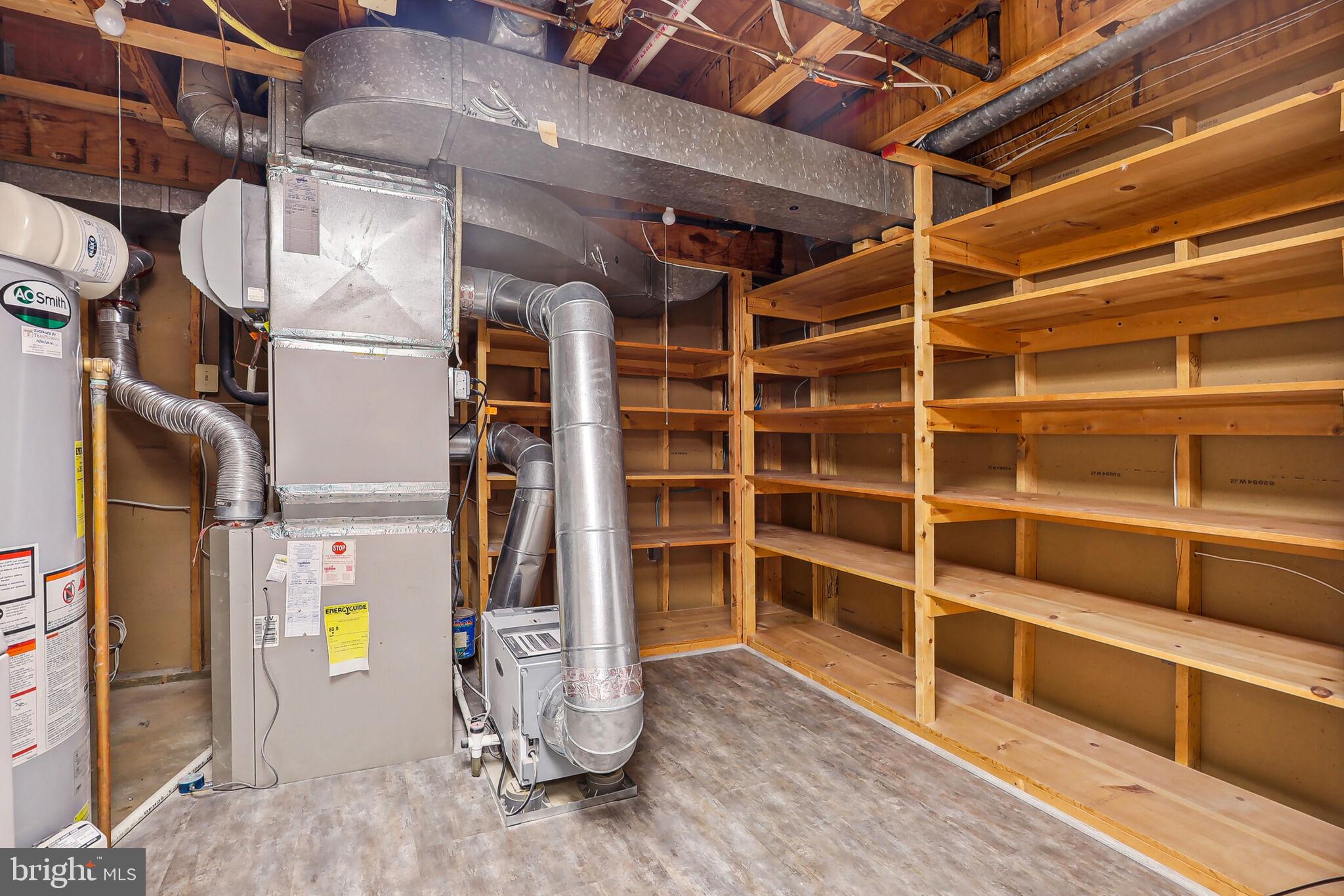 MC LEAN COMMONS - Residential