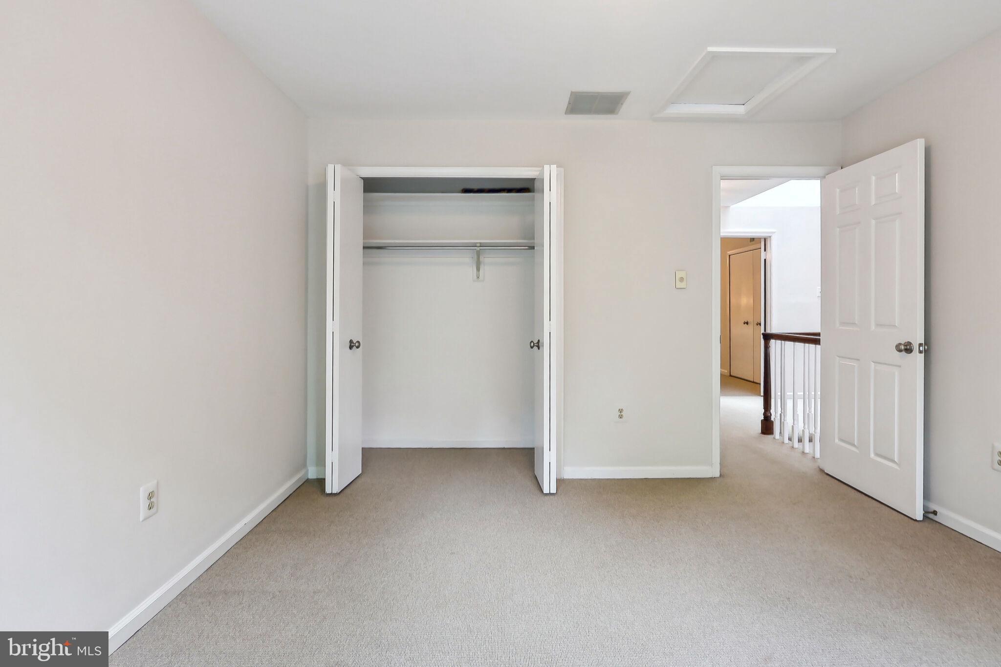 MC LEAN COMMONS - Residential