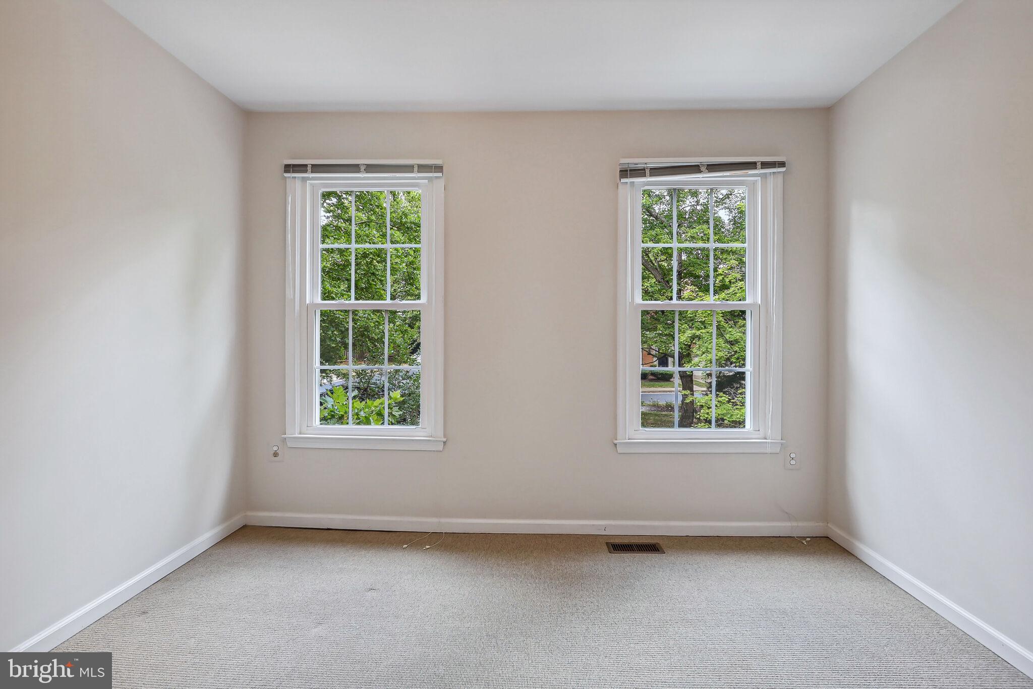 MC LEAN COMMONS - Residential