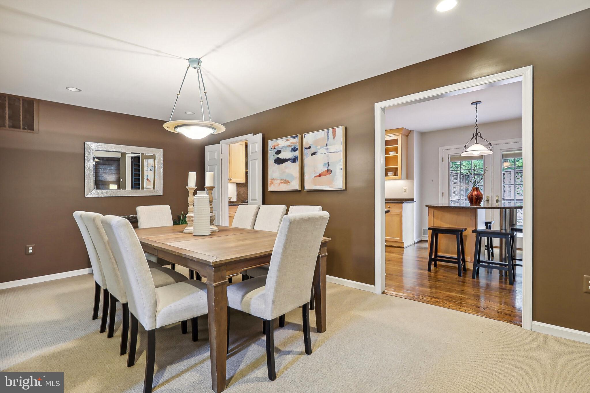 MC LEAN COMMONS - Residential