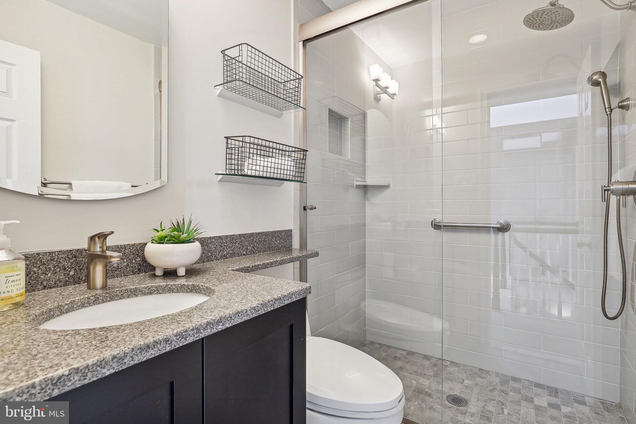 MC LEAN COMMONS - Residential