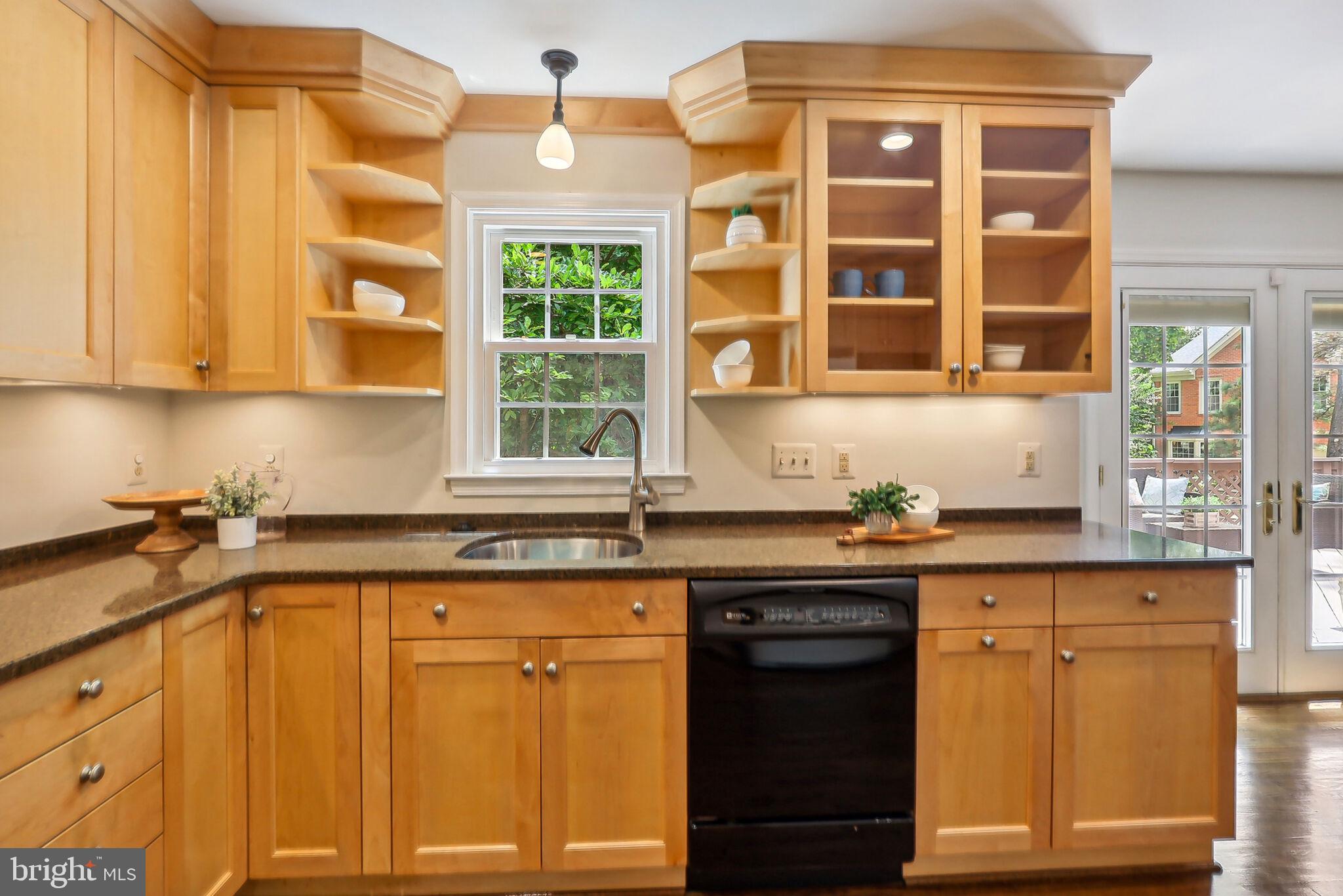 MC LEAN COMMONS - Residential