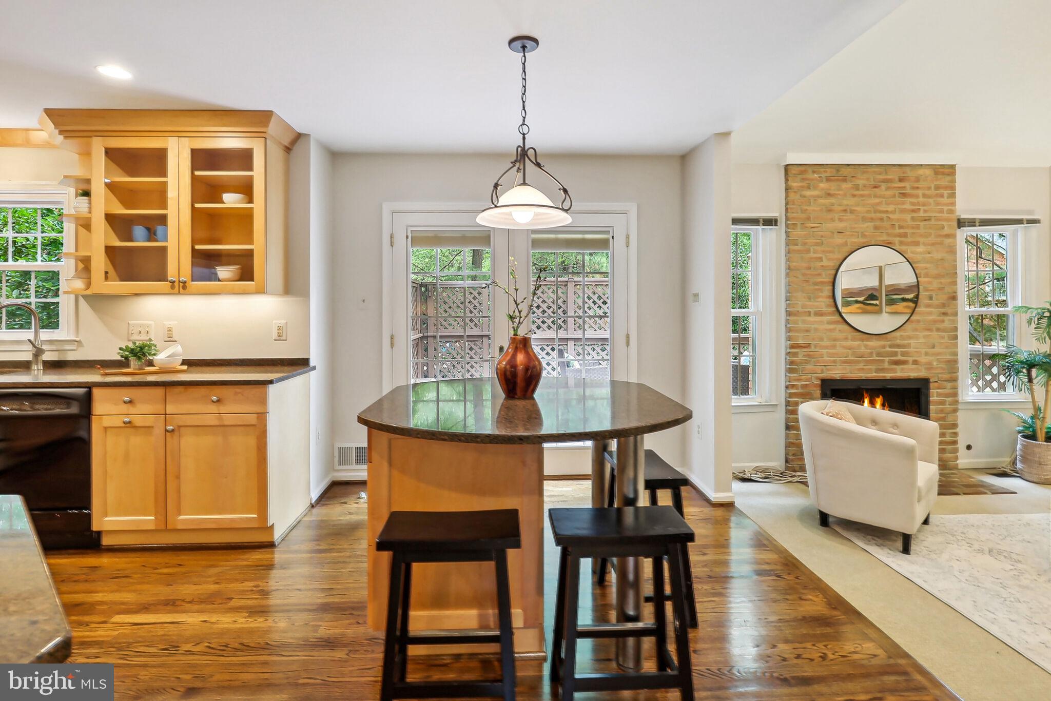 MC LEAN COMMONS - Residential