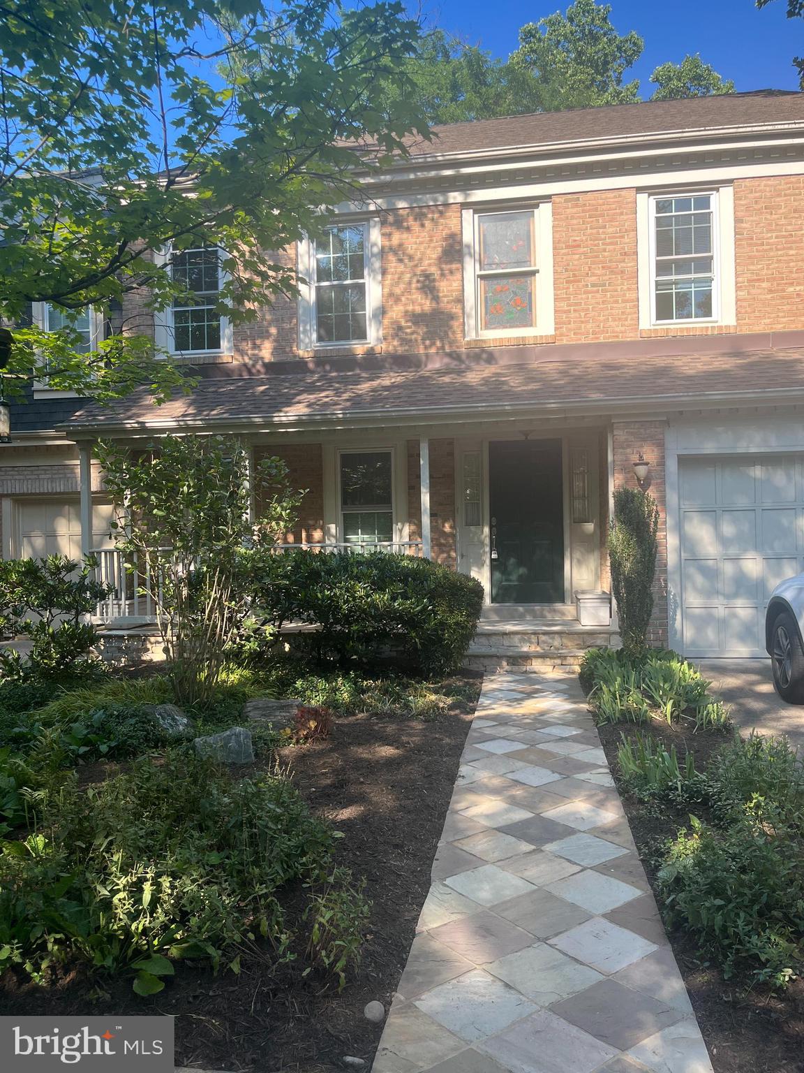 MC LEAN COMMONS - Residential