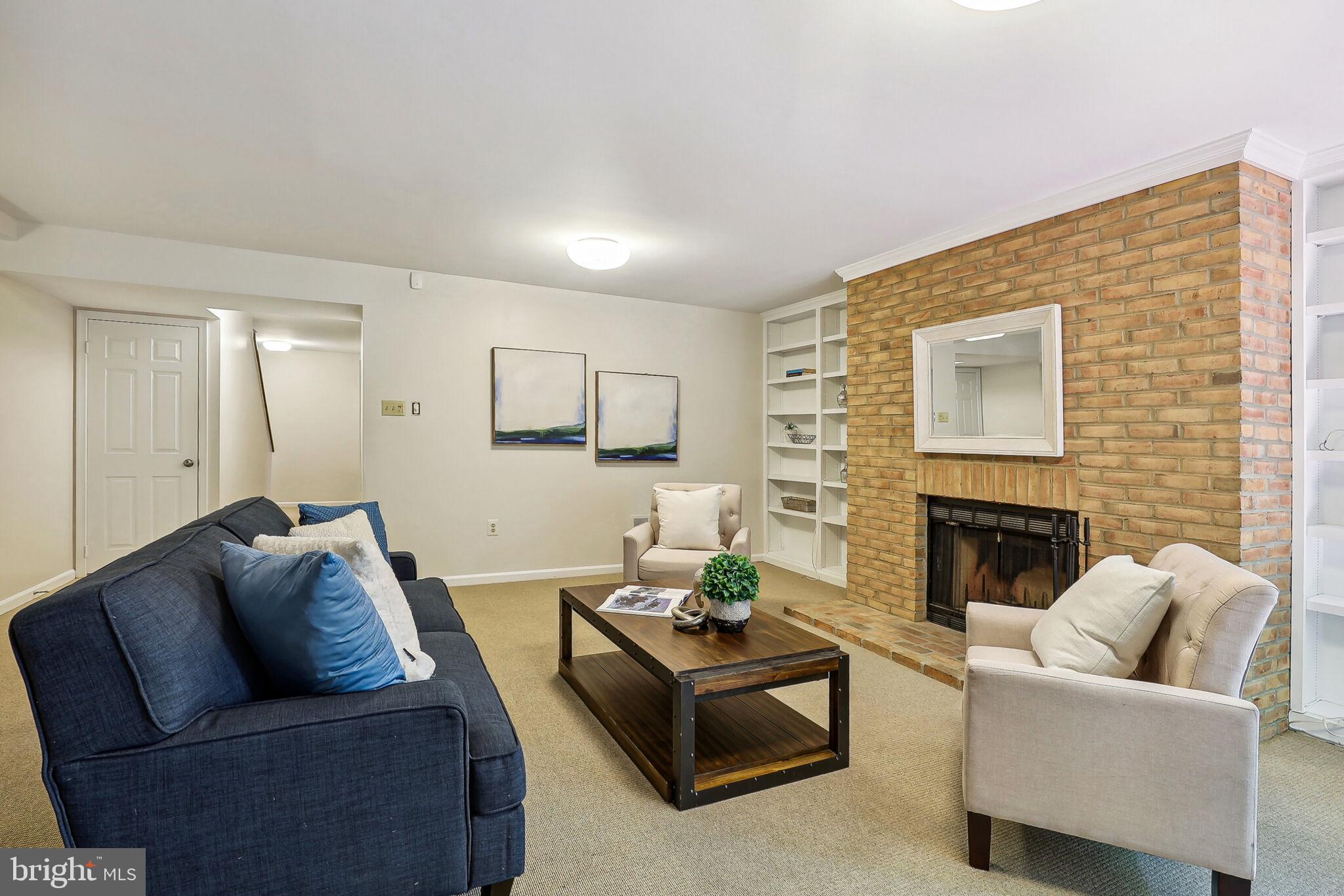 MC LEAN COMMONS - Residential