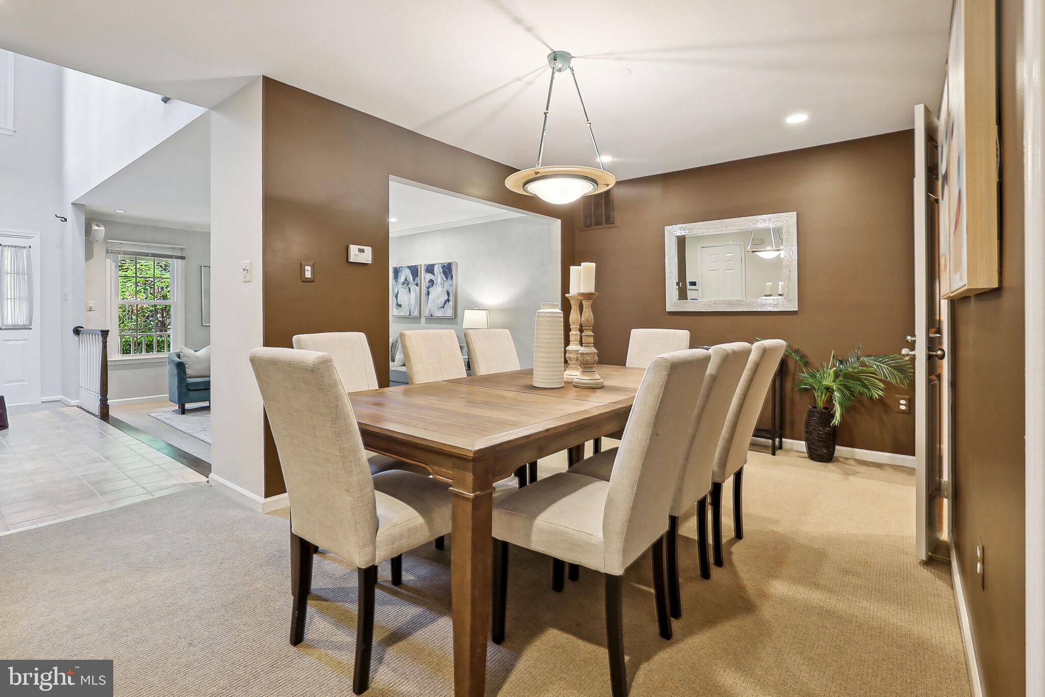 MC LEAN COMMONS - Residential