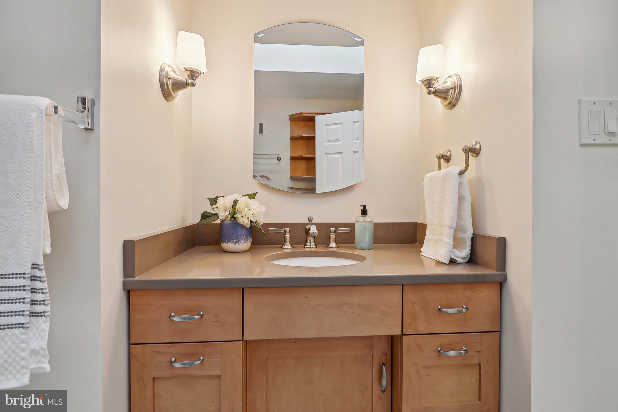 MC LEAN COMMONS - Residential