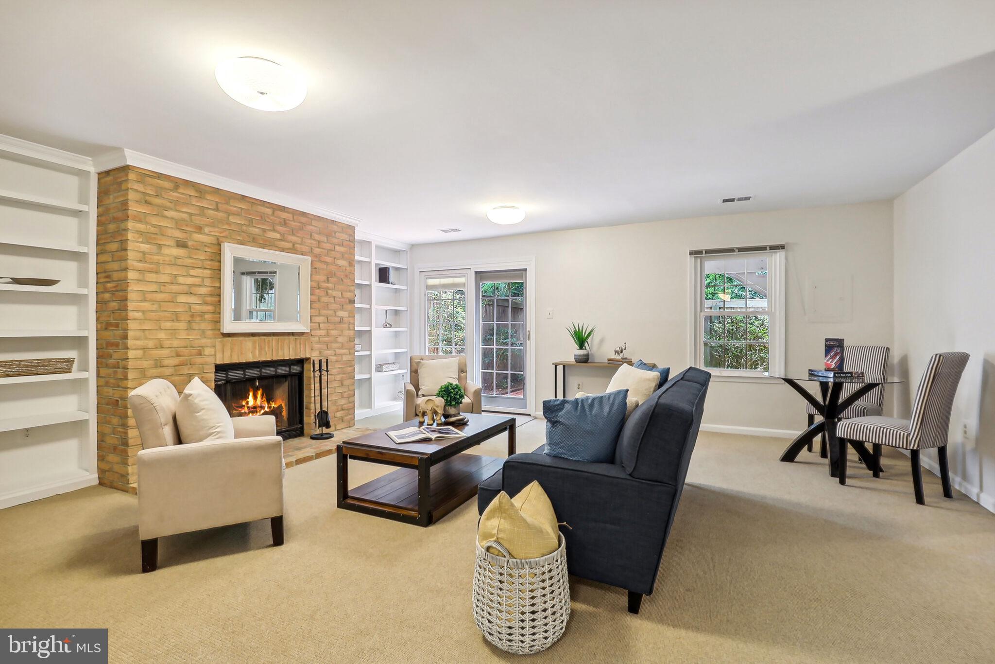 MC LEAN COMMONS - Residential