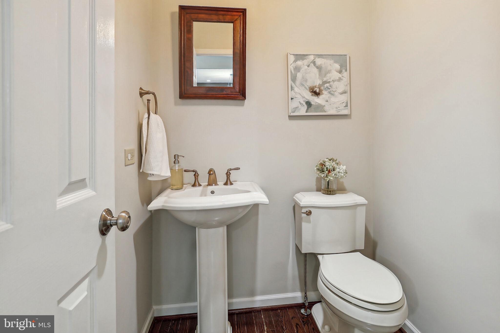 MC LEAN COMMONS - Residential