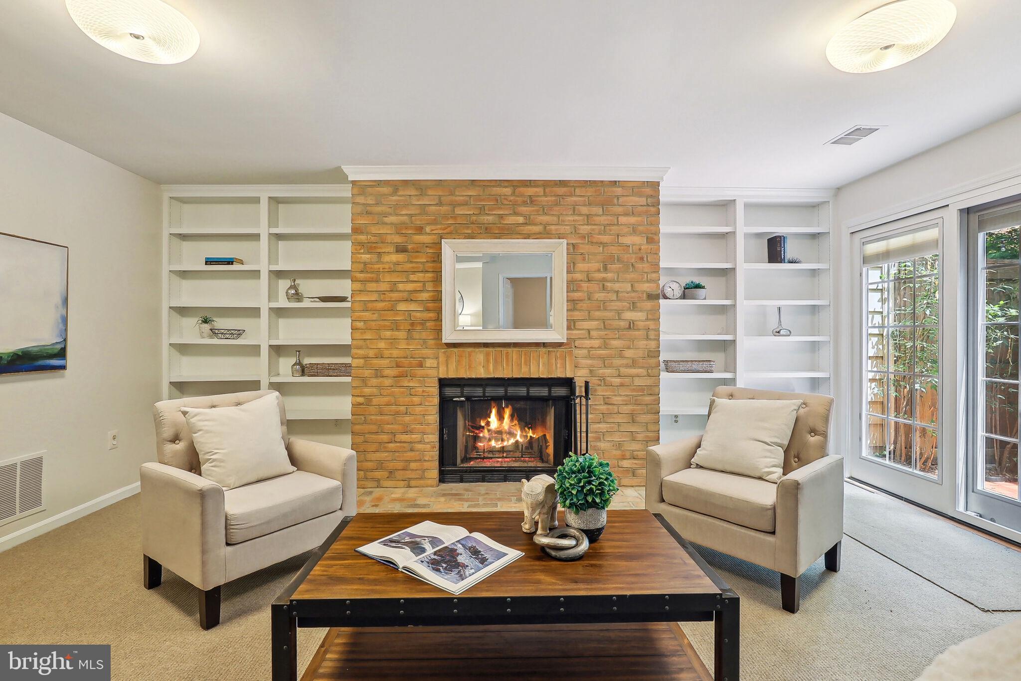 MC LEAN COMMONS - Residential