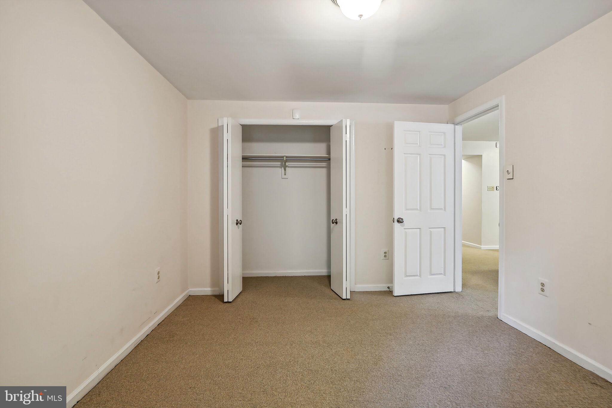 MC LEAN COMMONS - Residential