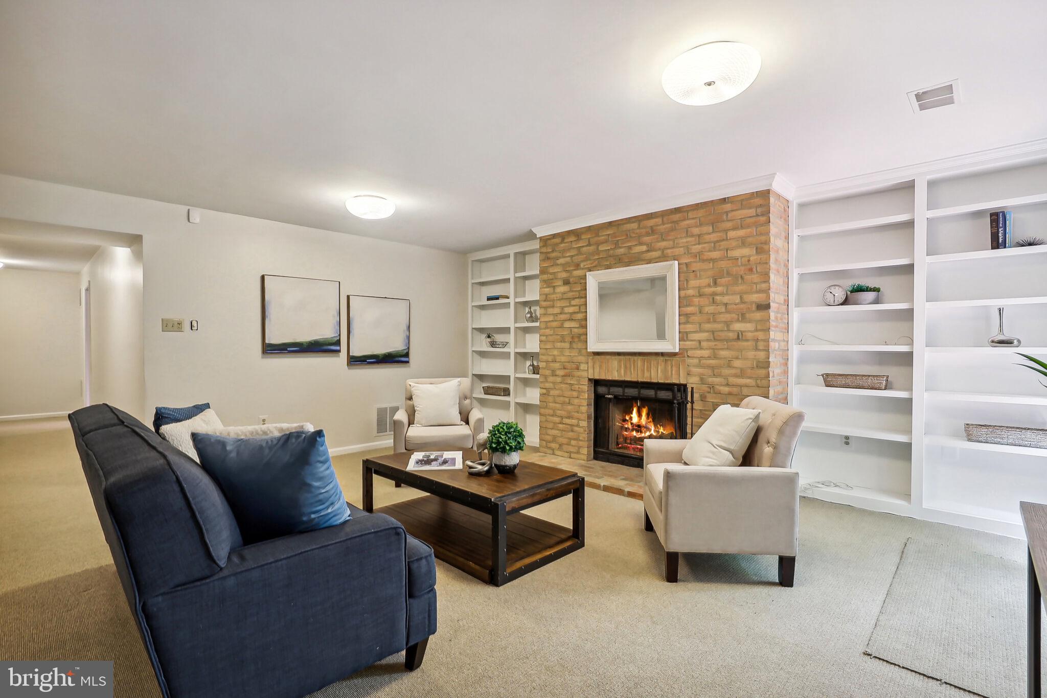 MC LEAN COMMONS - Residential