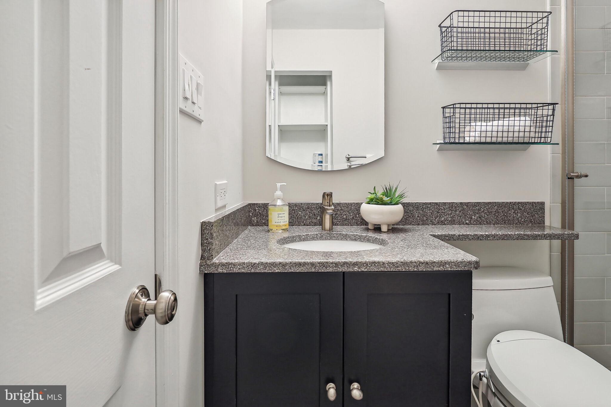 MC LEAN COMMONS - Residential