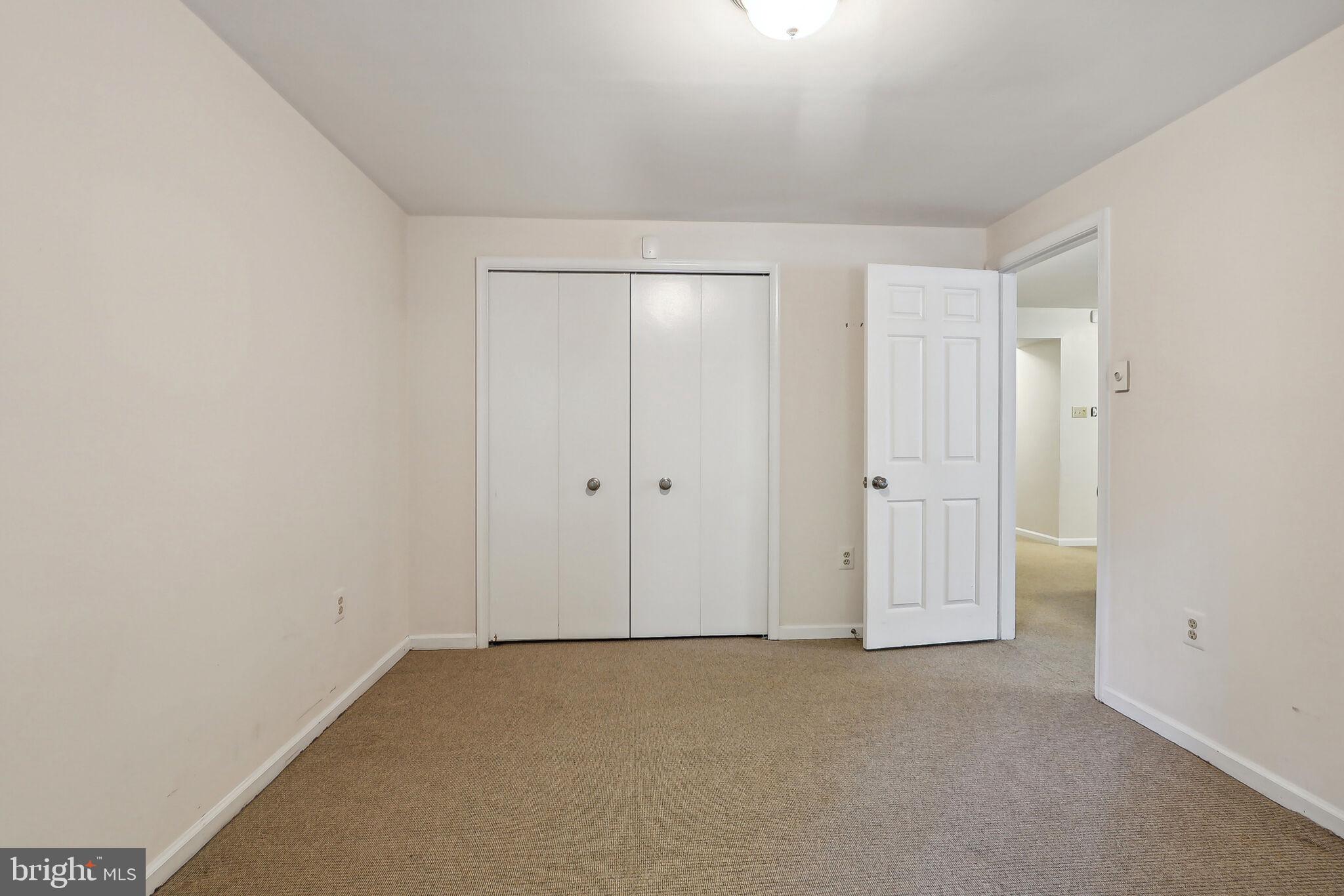 MC LEAN COMMONS - Residential