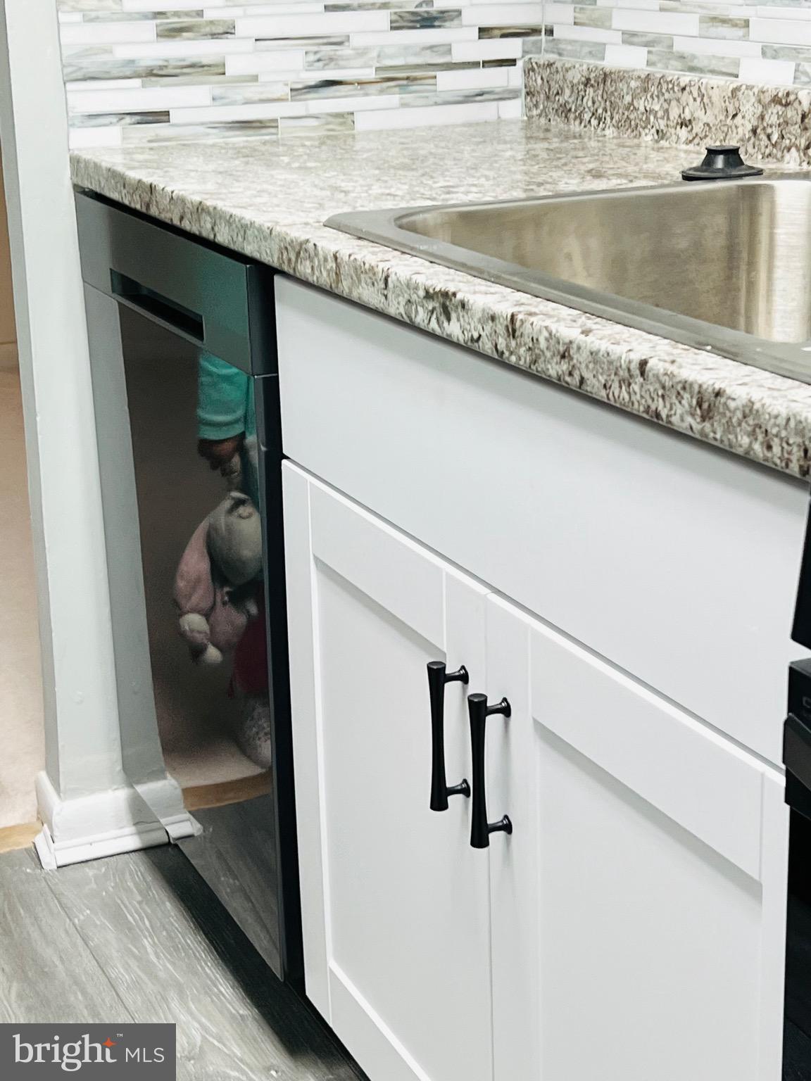 WOODBURN VILLAGE - Residential Lease