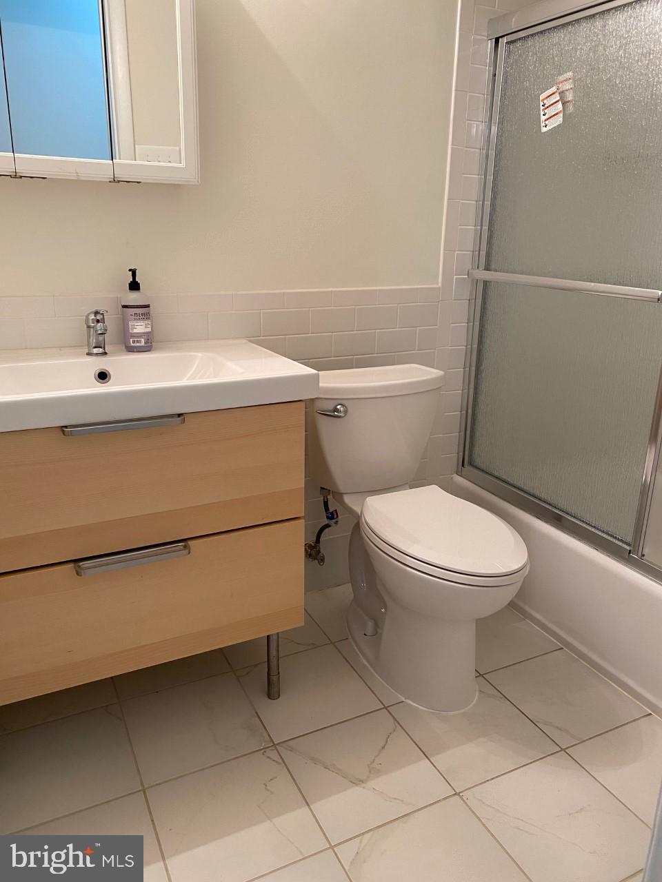 WOODBURN VILLAGE - Residential Lease