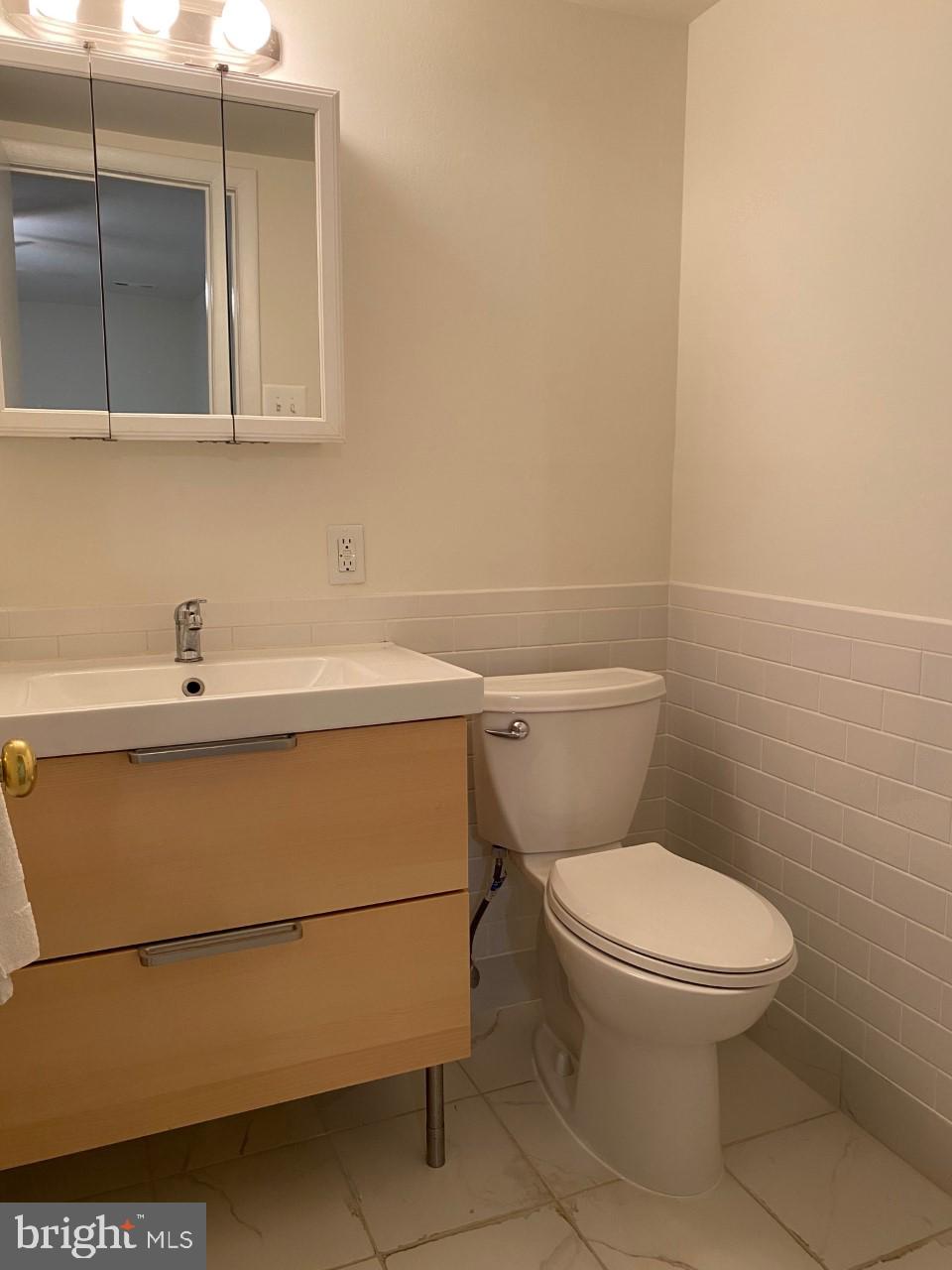 WOODBURN VILLAGE - Residential Lease