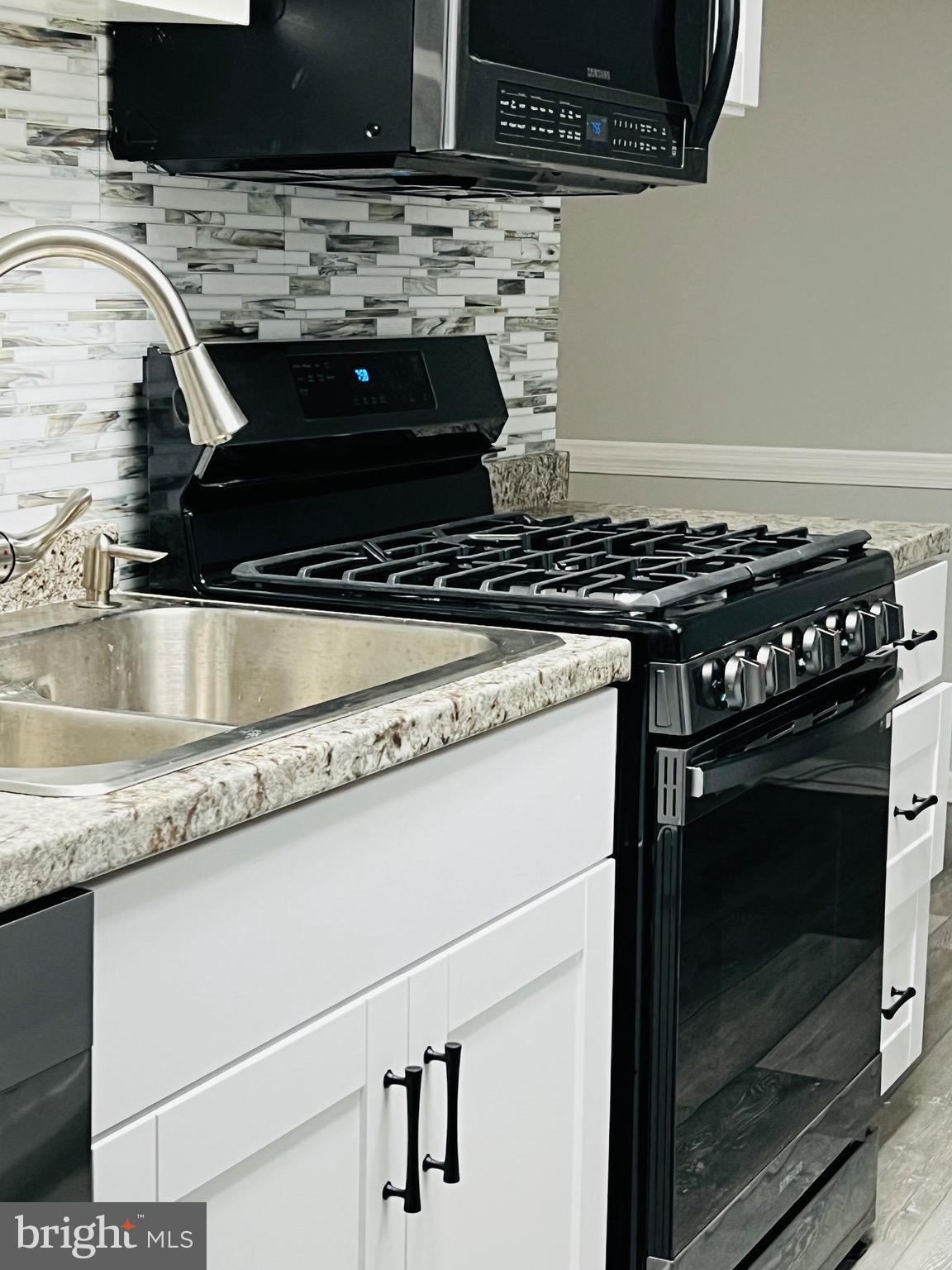 WOODBURN VILLAGE - Residential Lease