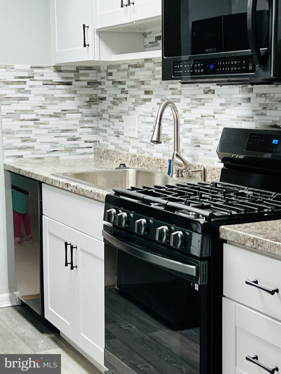 WOODBURN VILLAGE - Residential Lease