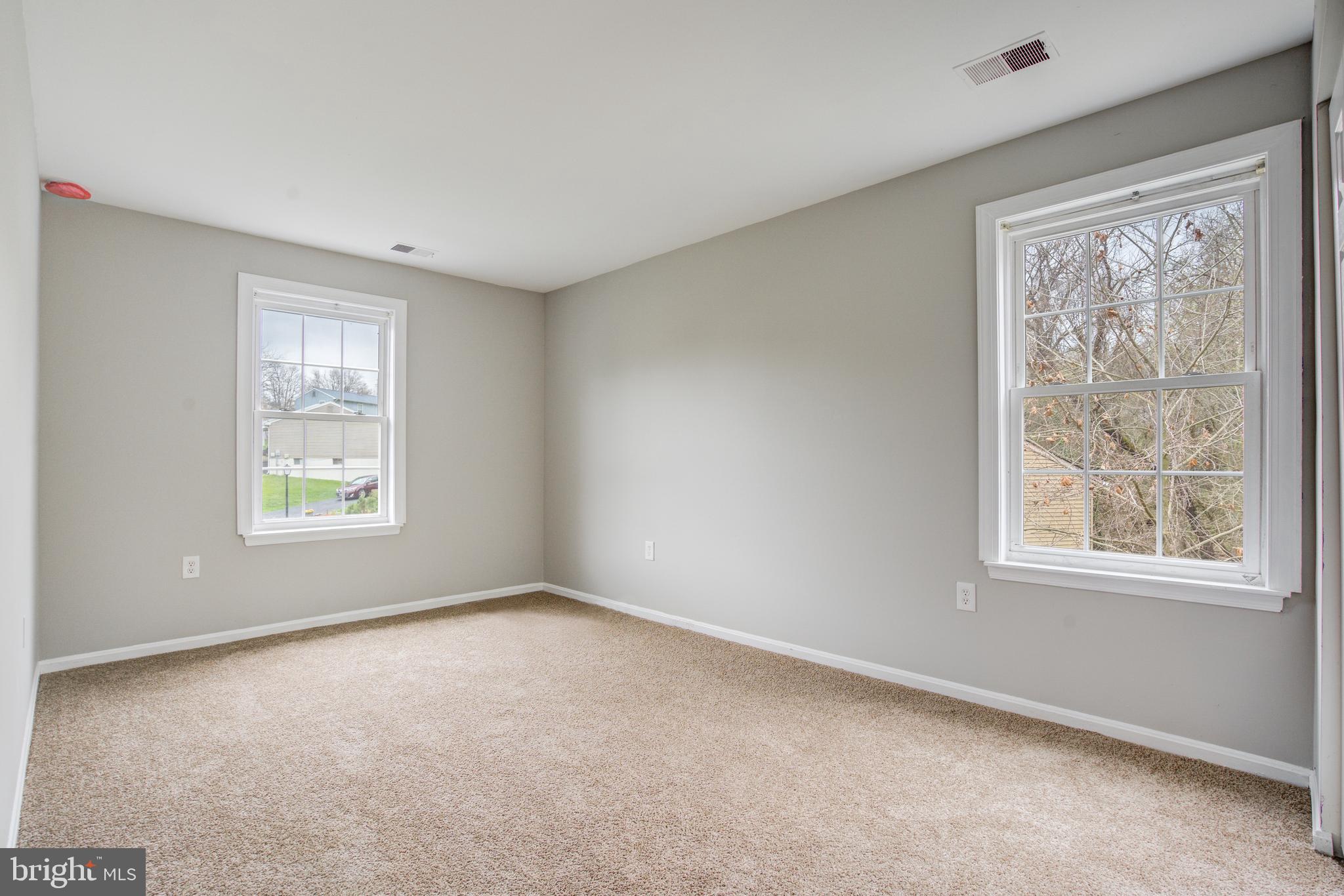 SQUIRES WOOD - Residential Lease