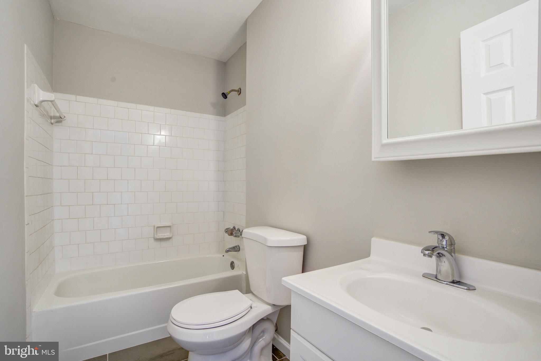 SQUIRES WOOD - Residential Lease