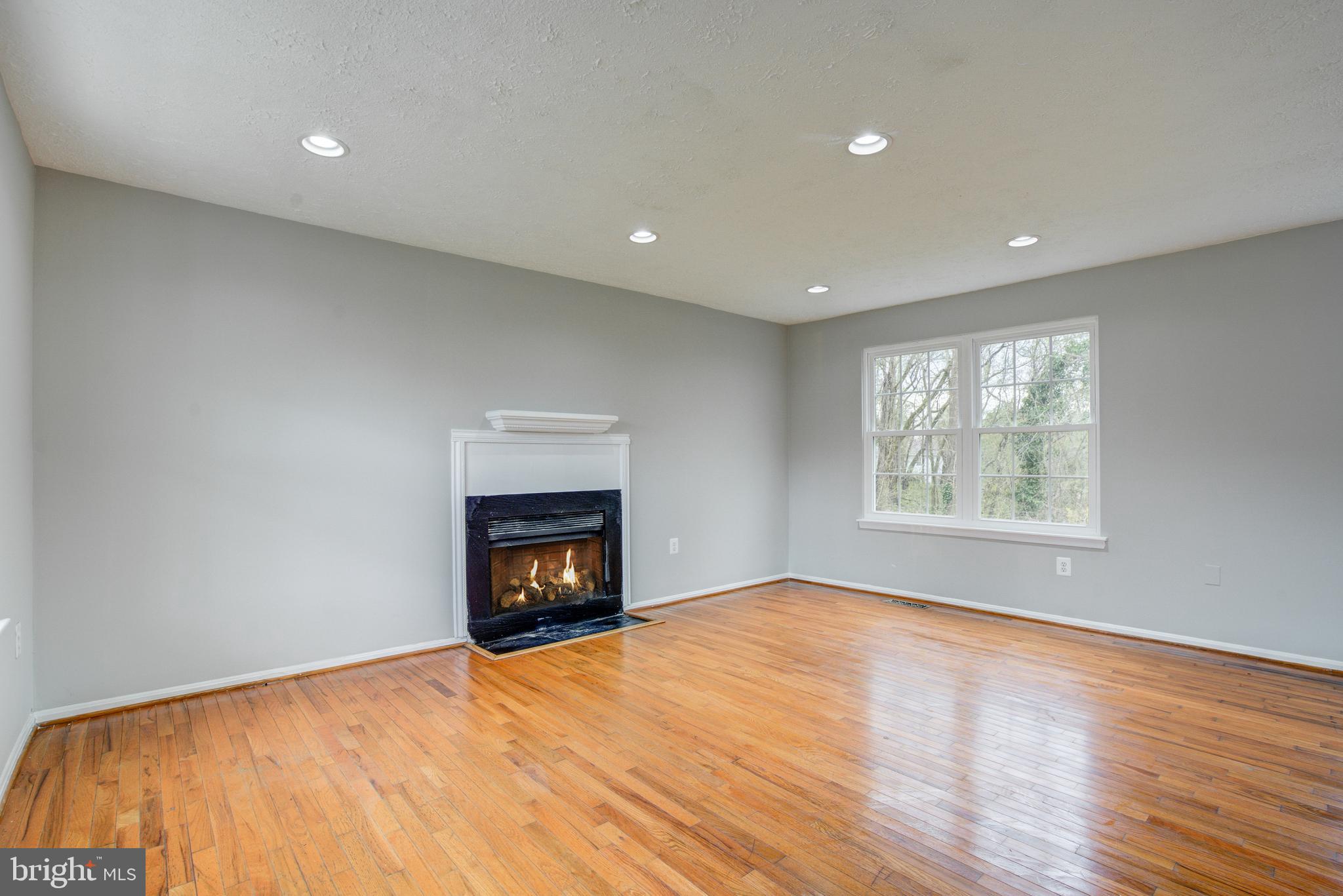 SQUIRES WOOD - Residential Lease