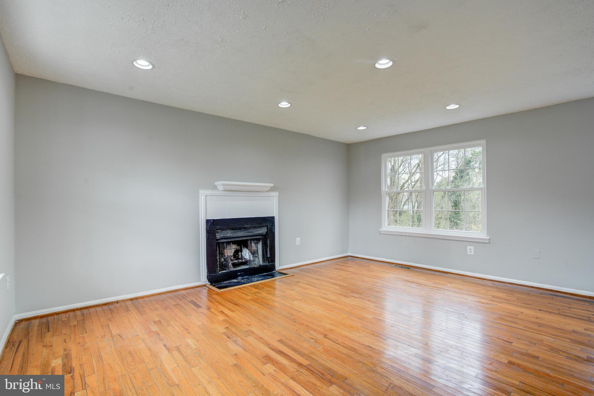 SQUIRES WOOD - Residential Lease