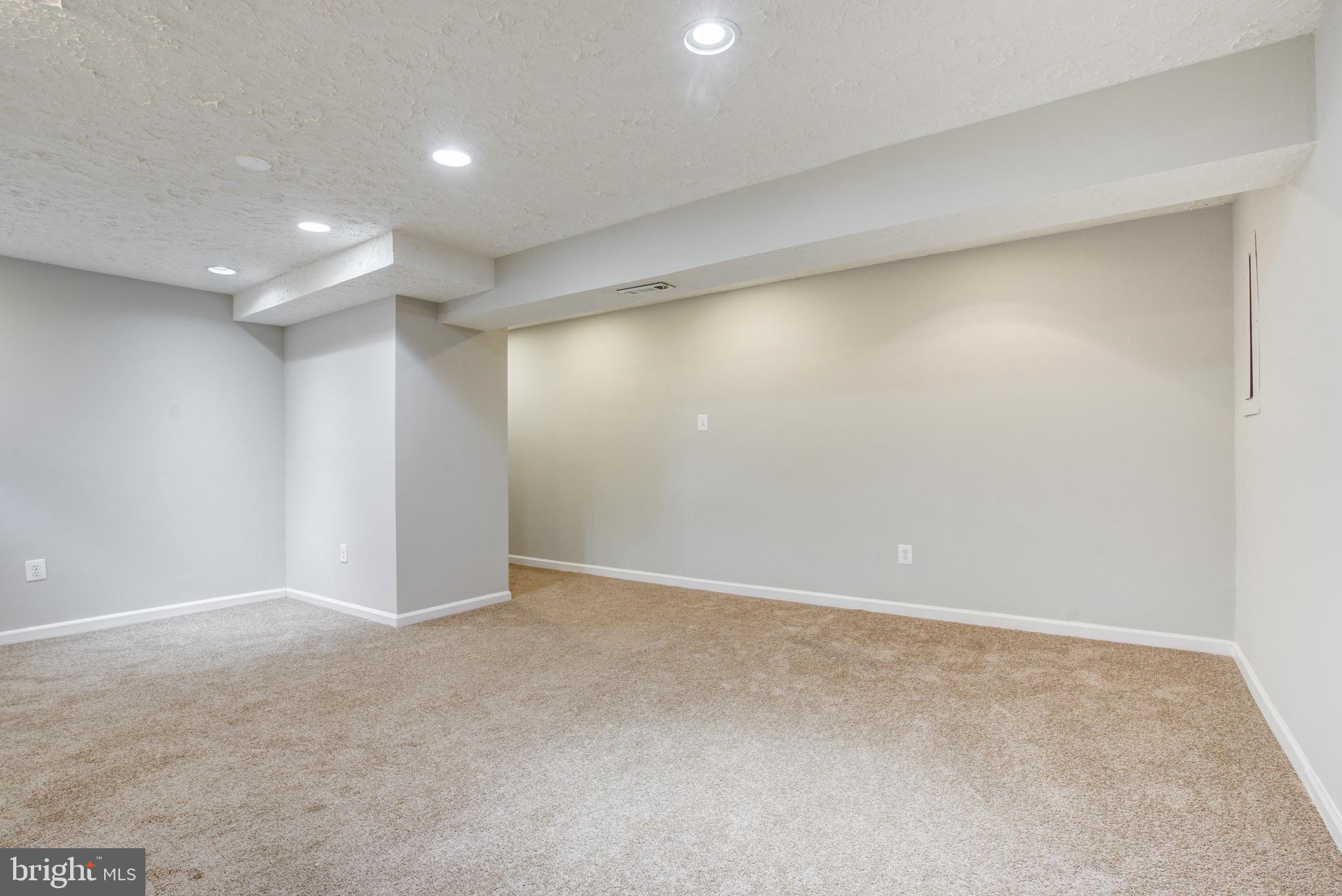 SQUIRES WOOD - Residential Lease