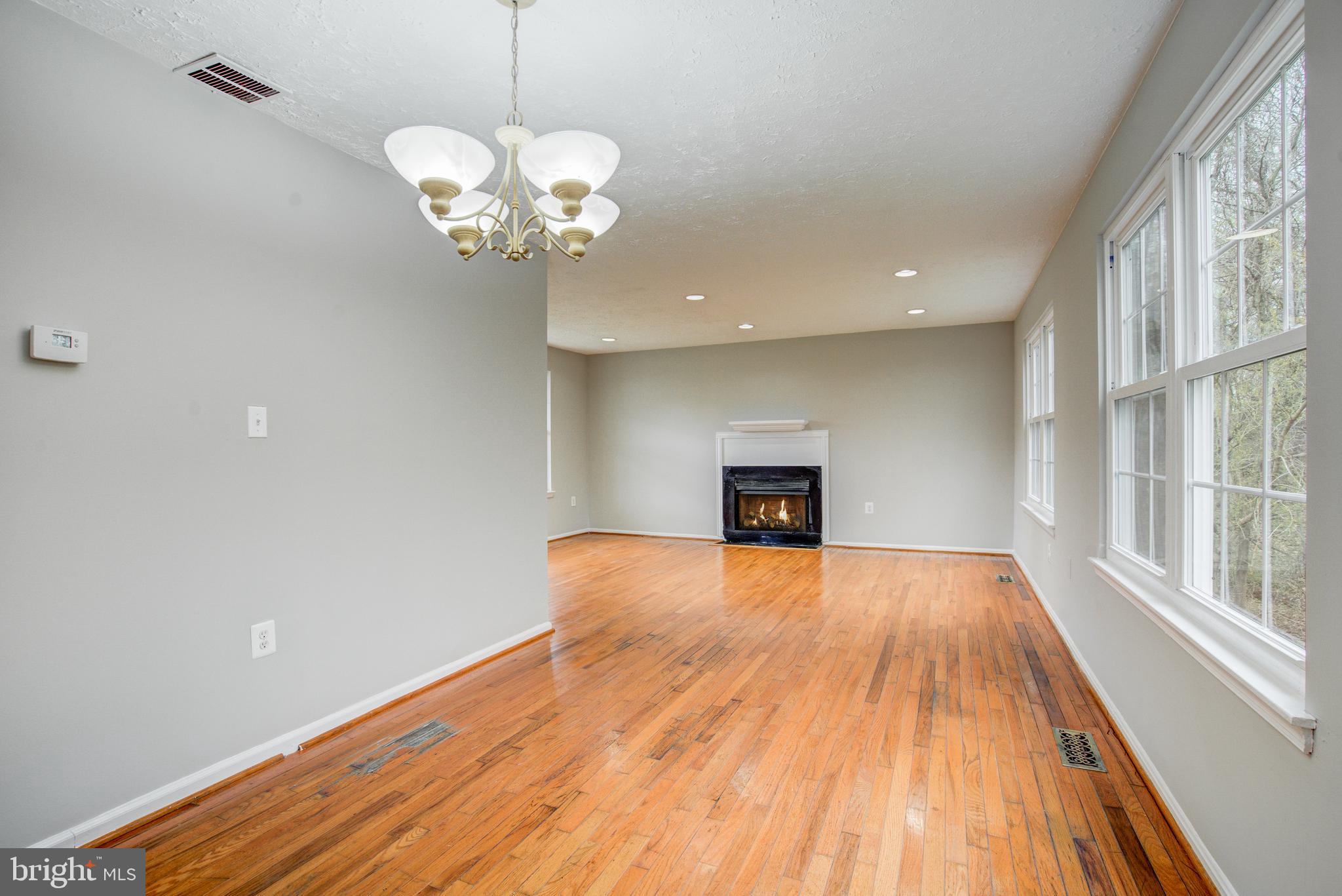 SQUIRES WOOD - Residential Lease