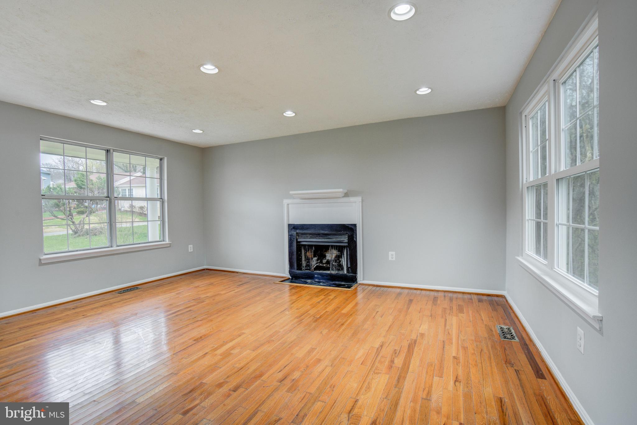 SQUIRES WOOD - Residential Lease