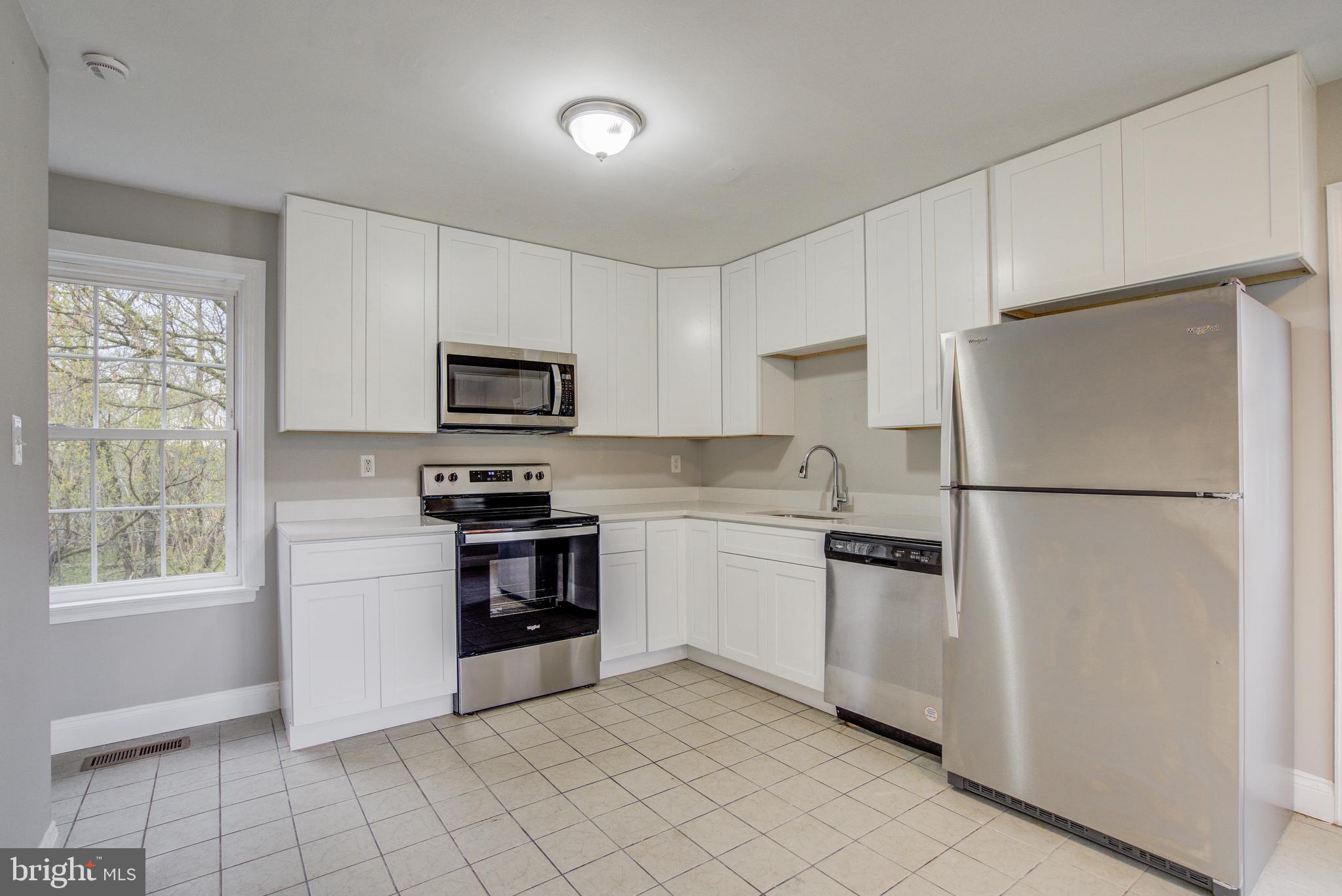 SQUIRES WOOD - Residential Lease