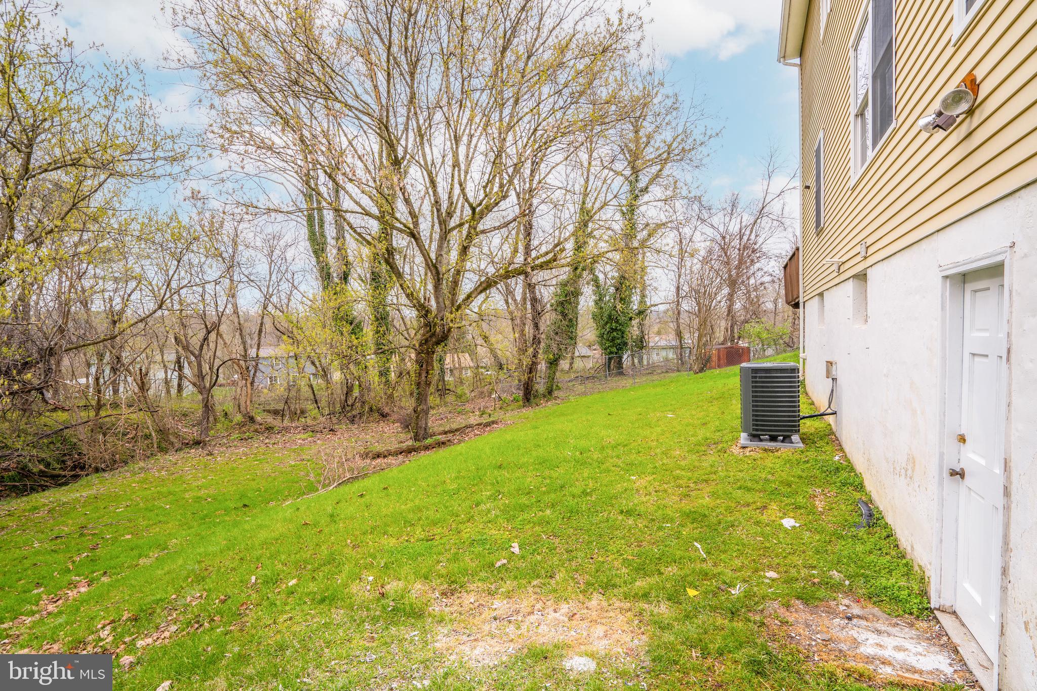 SQUIRES WOOD - Residential Lease