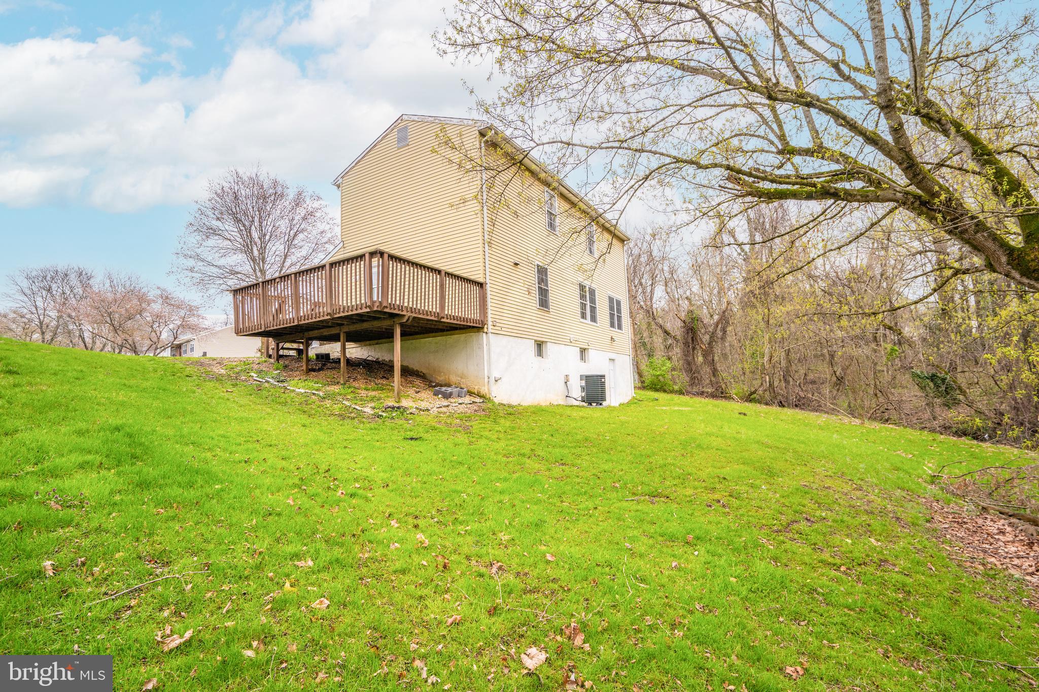 SQUIRES WOOD - Residential Lease