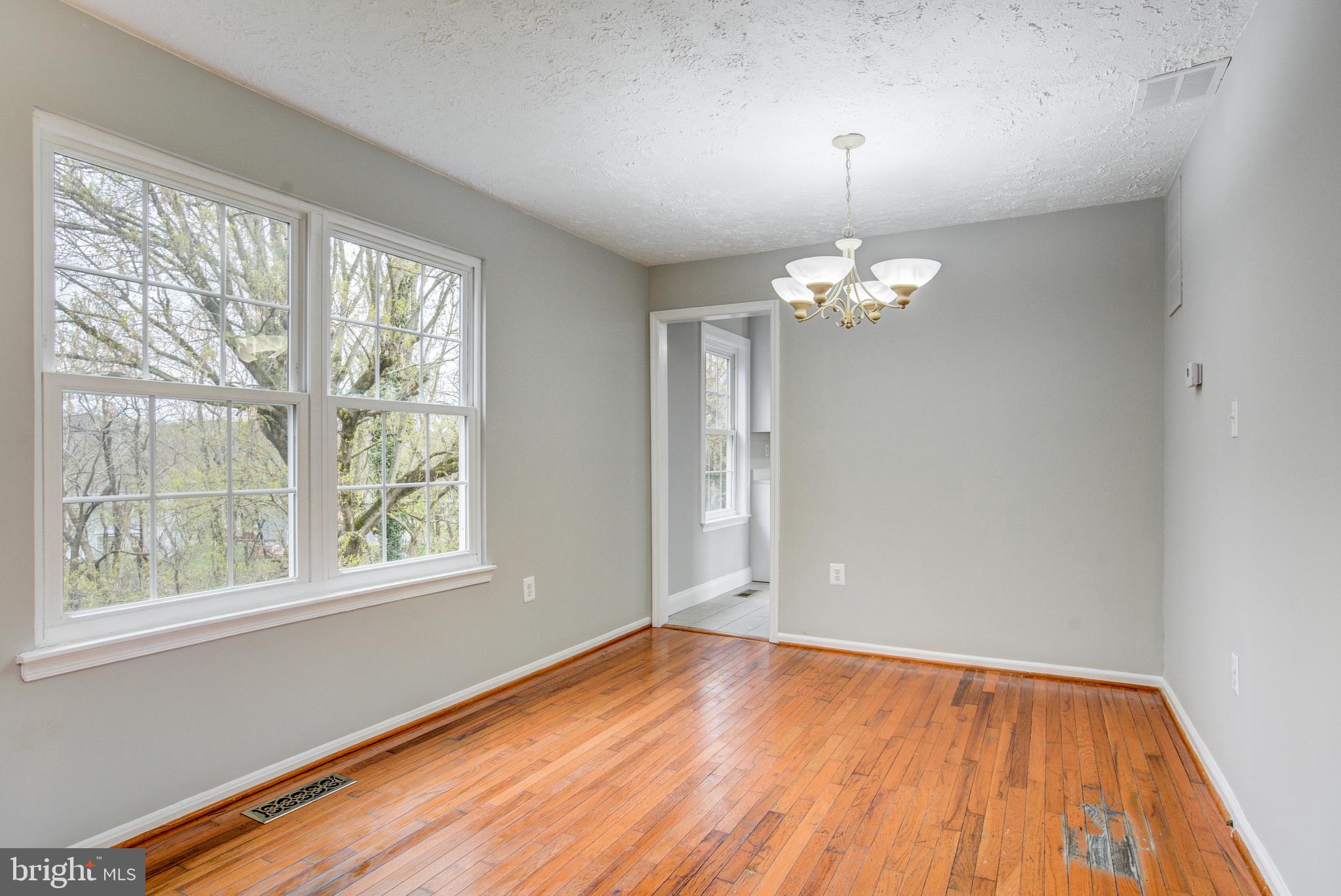 SQUIRES WOOD - Residential Lease