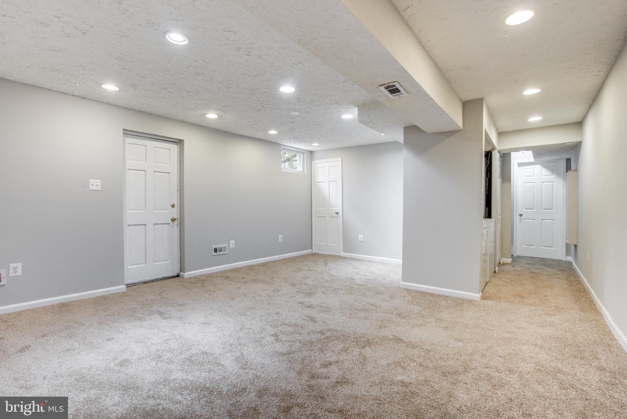 SQUIRES WOOD - Residential Lease