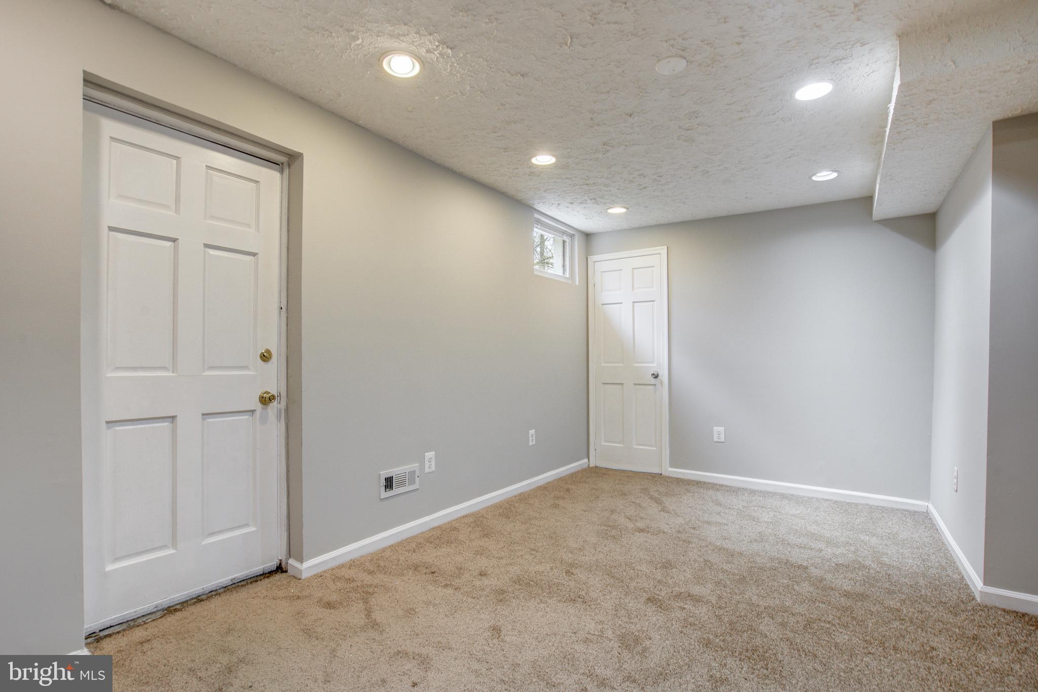 SQUIRES WOOD - Residential Lease