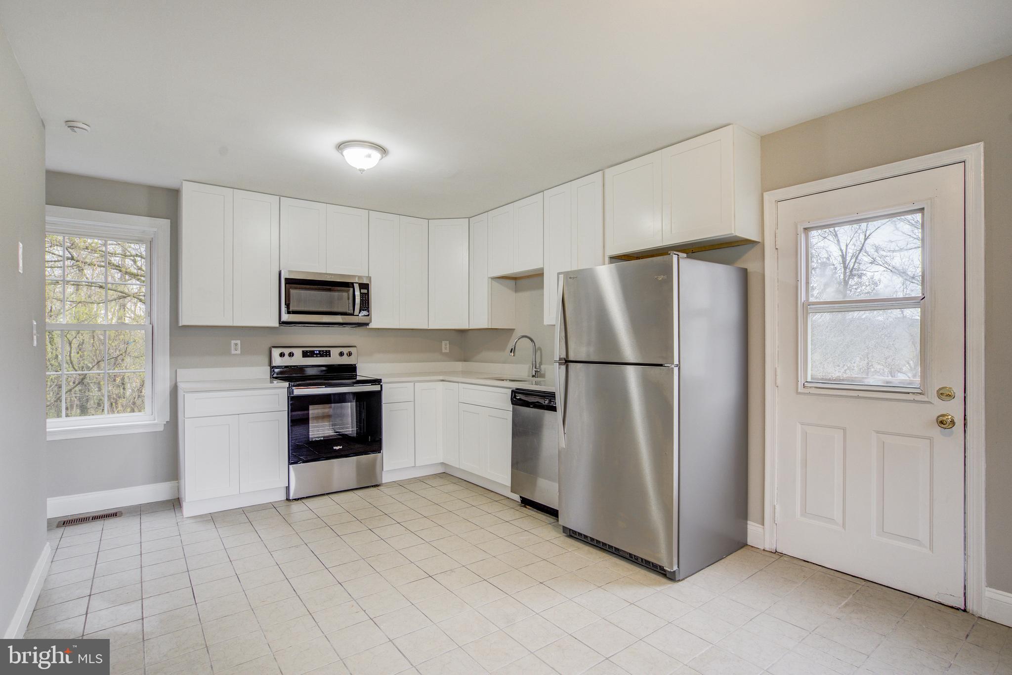 SQUIRES WOOD - Residential Lease