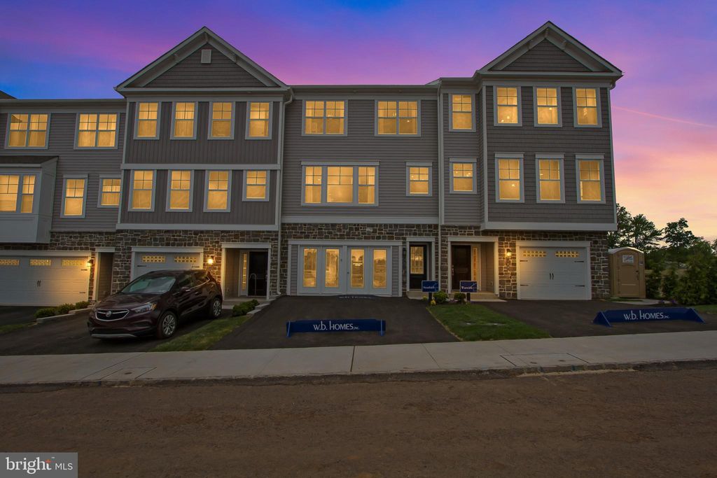 Photo of 122 Jameson Way #8 STRATFORD INTERIOR, CHALFONT, PA 18914 (MLS # PABU2114006)