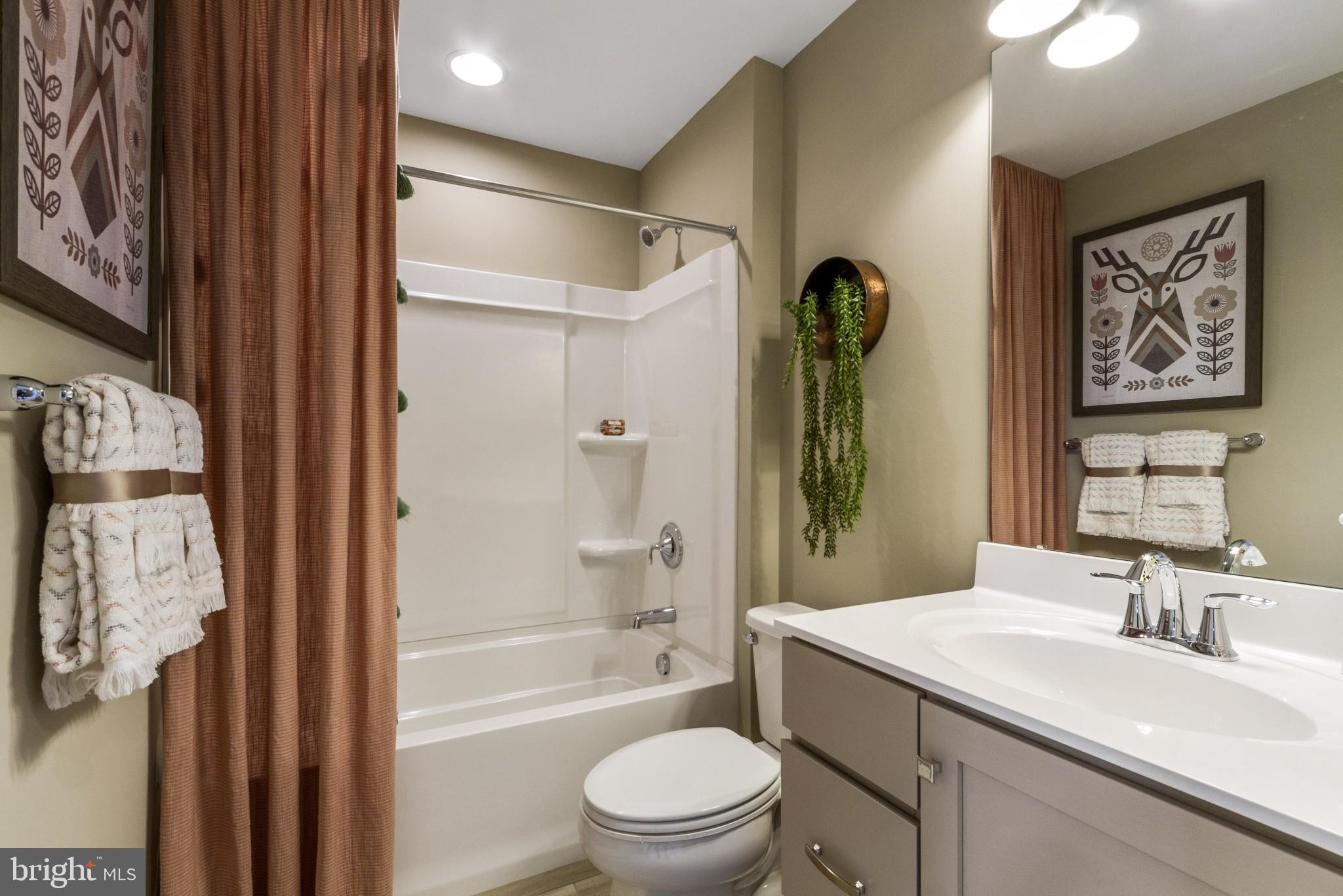 WESTVIEW SQUARE - Residential