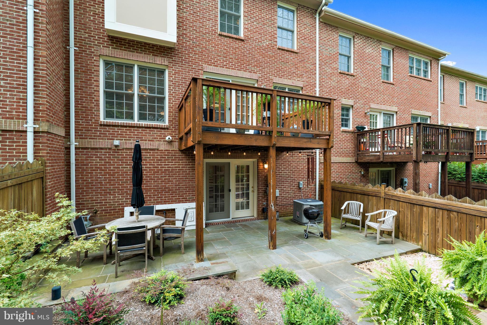 PLANE TREE - Residential